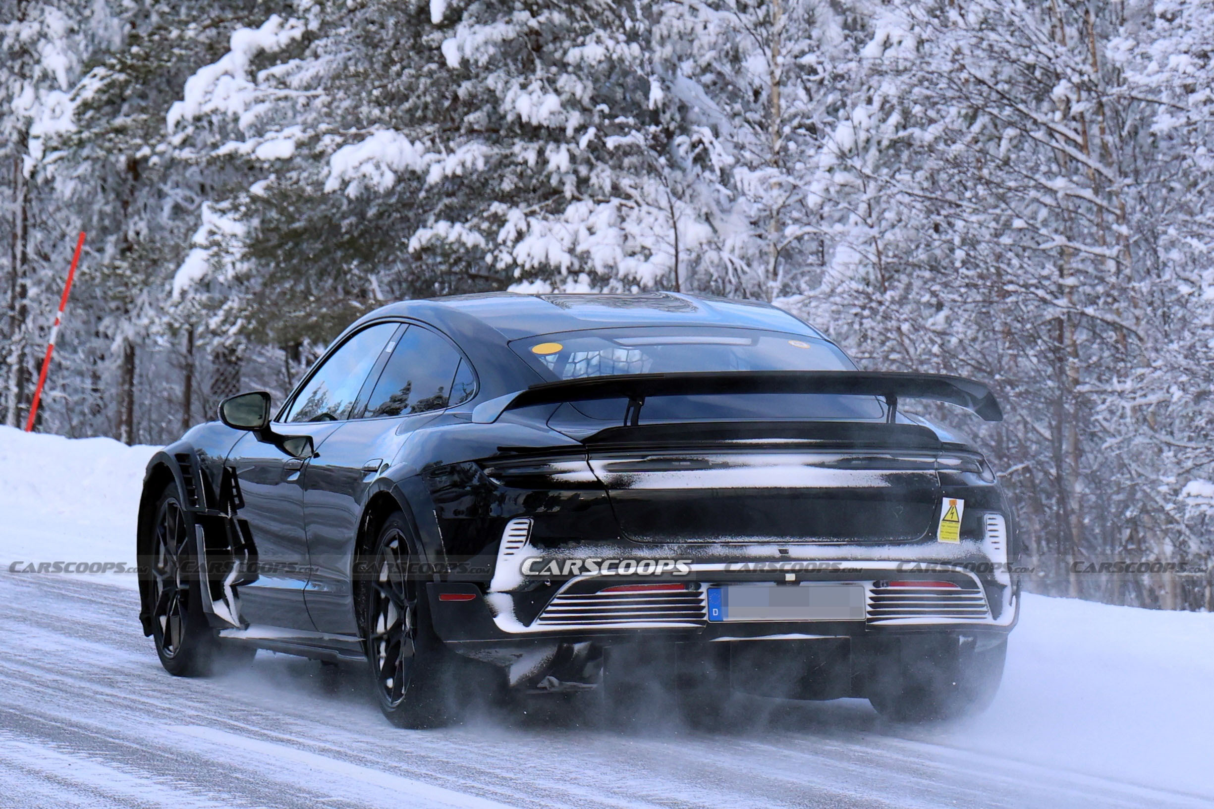 Porsche Taycan spy shots 00015
