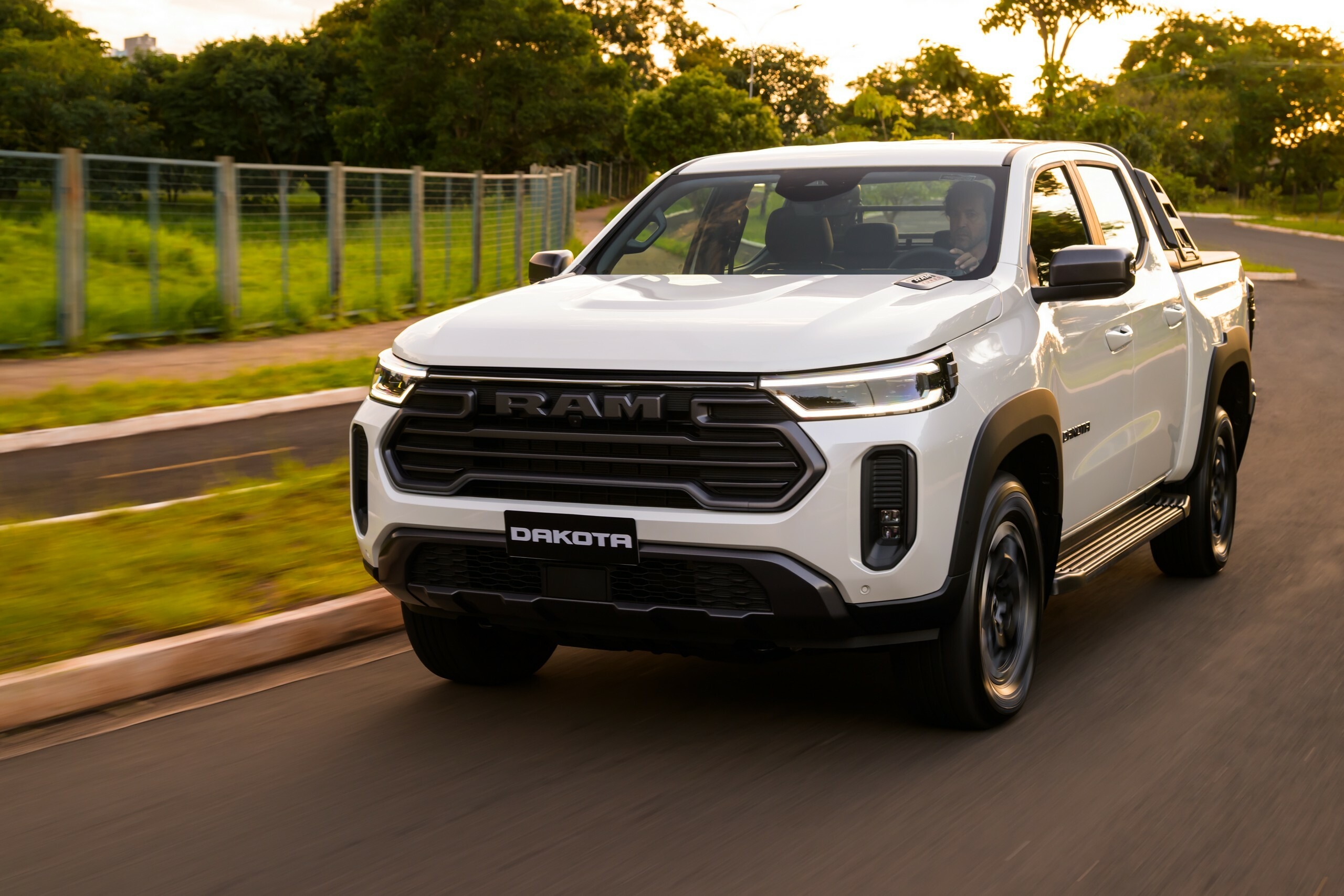 2026 Ram Dakota Brazil 2 - 3