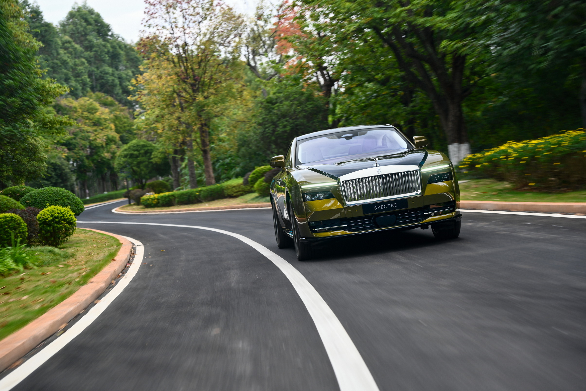 Rolls Royce Spectre BMW1975