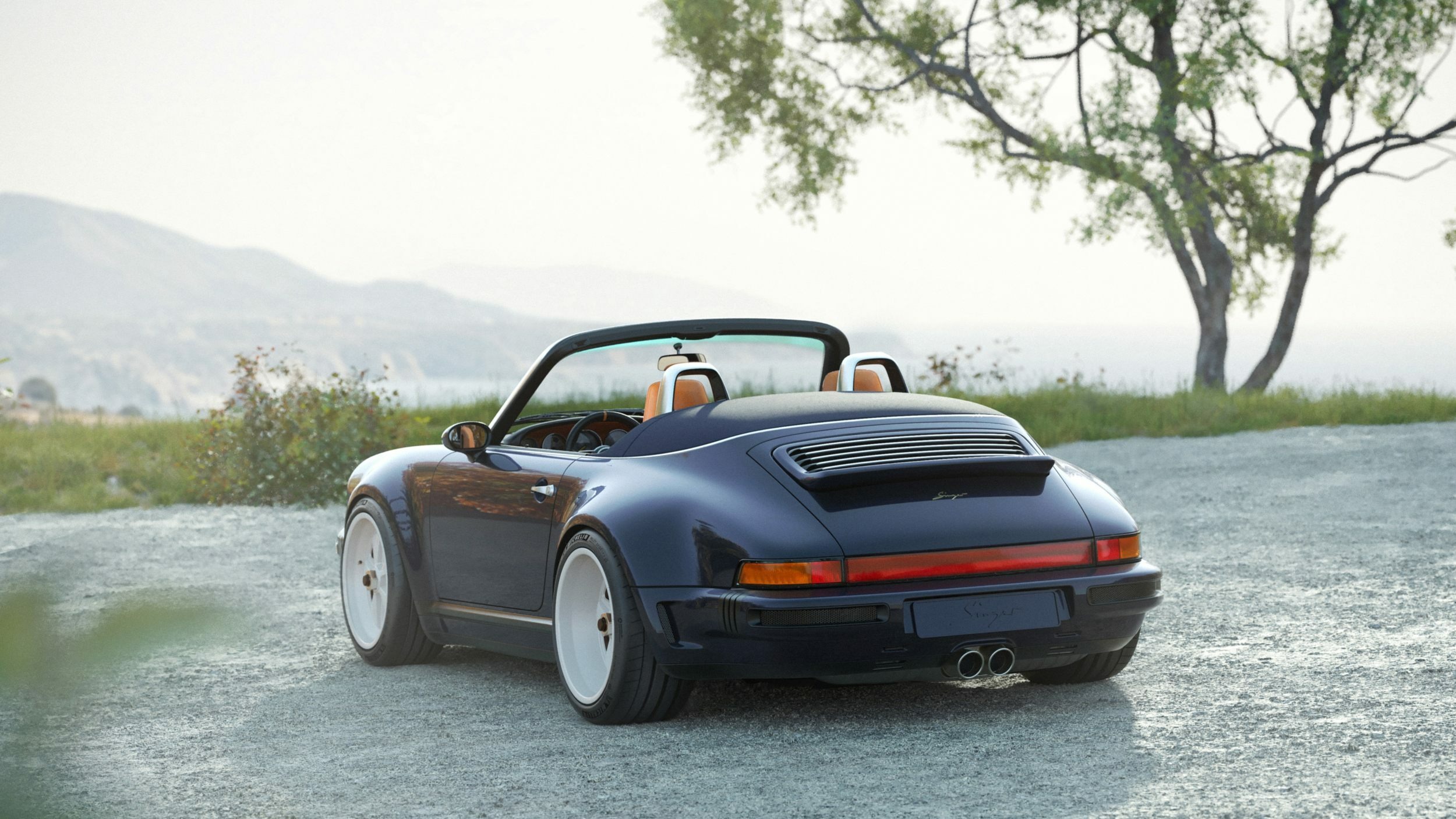 Porsche 911 Carrera Cabriolet Reimagined by Singer - Blue (18)