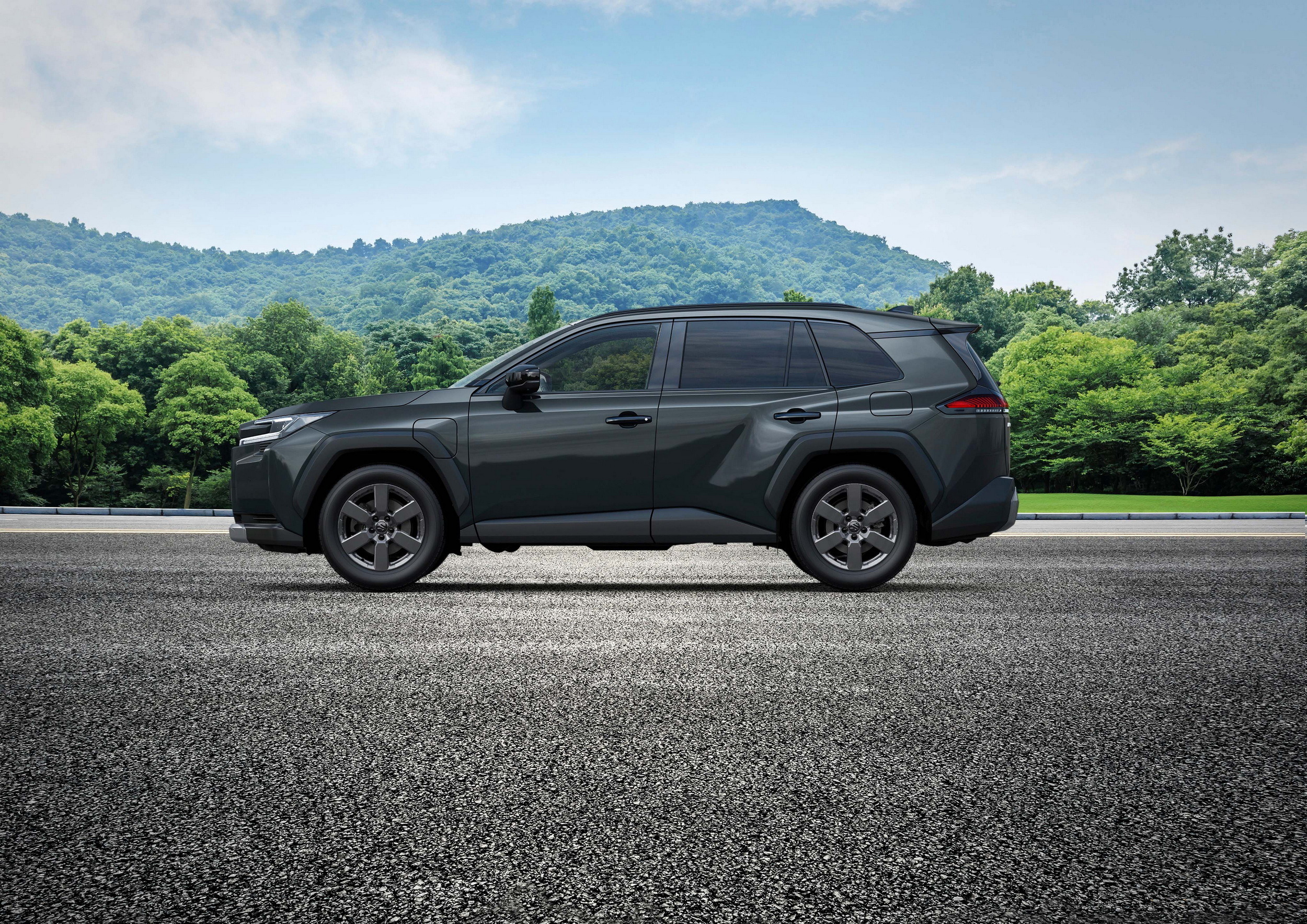 2026 Suzuki Across - Europe (7)