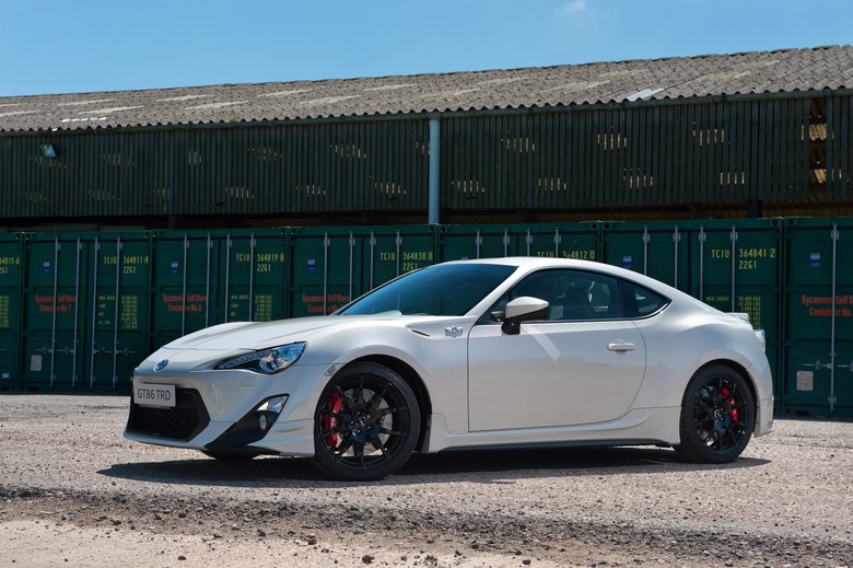 2014-Toyota-GT86-6.jpg