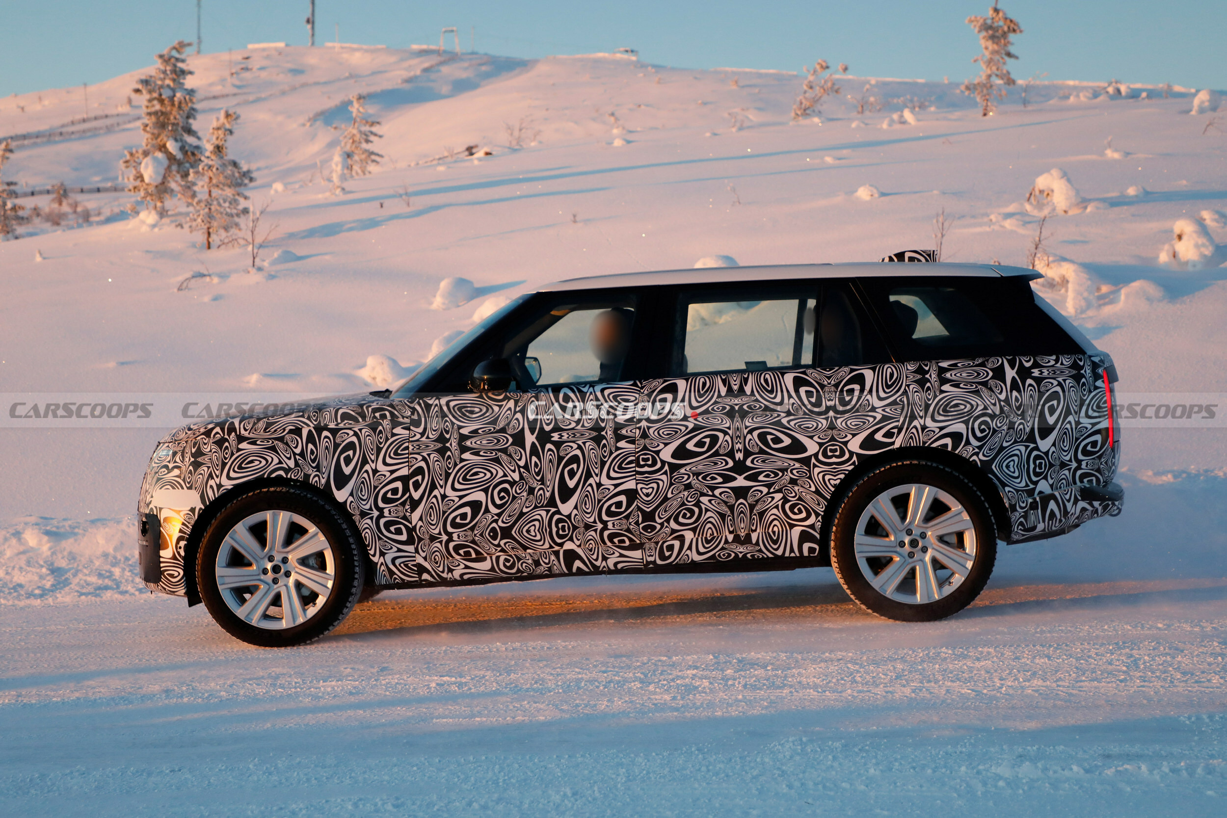 2027 Range Rover 211 11