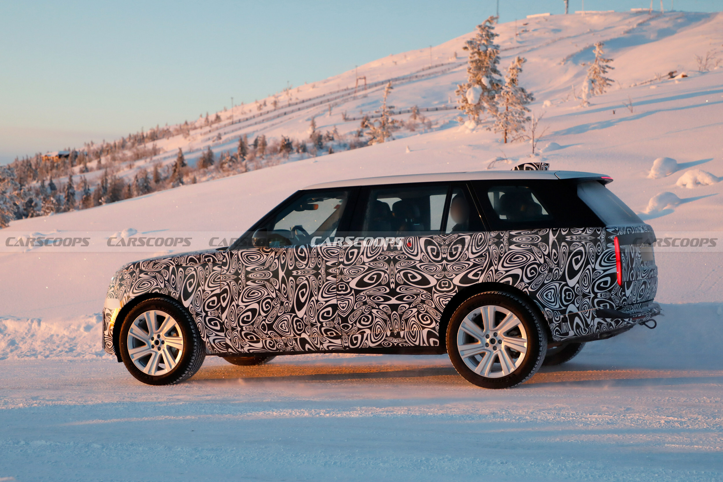 2027 Range Rover 211 12