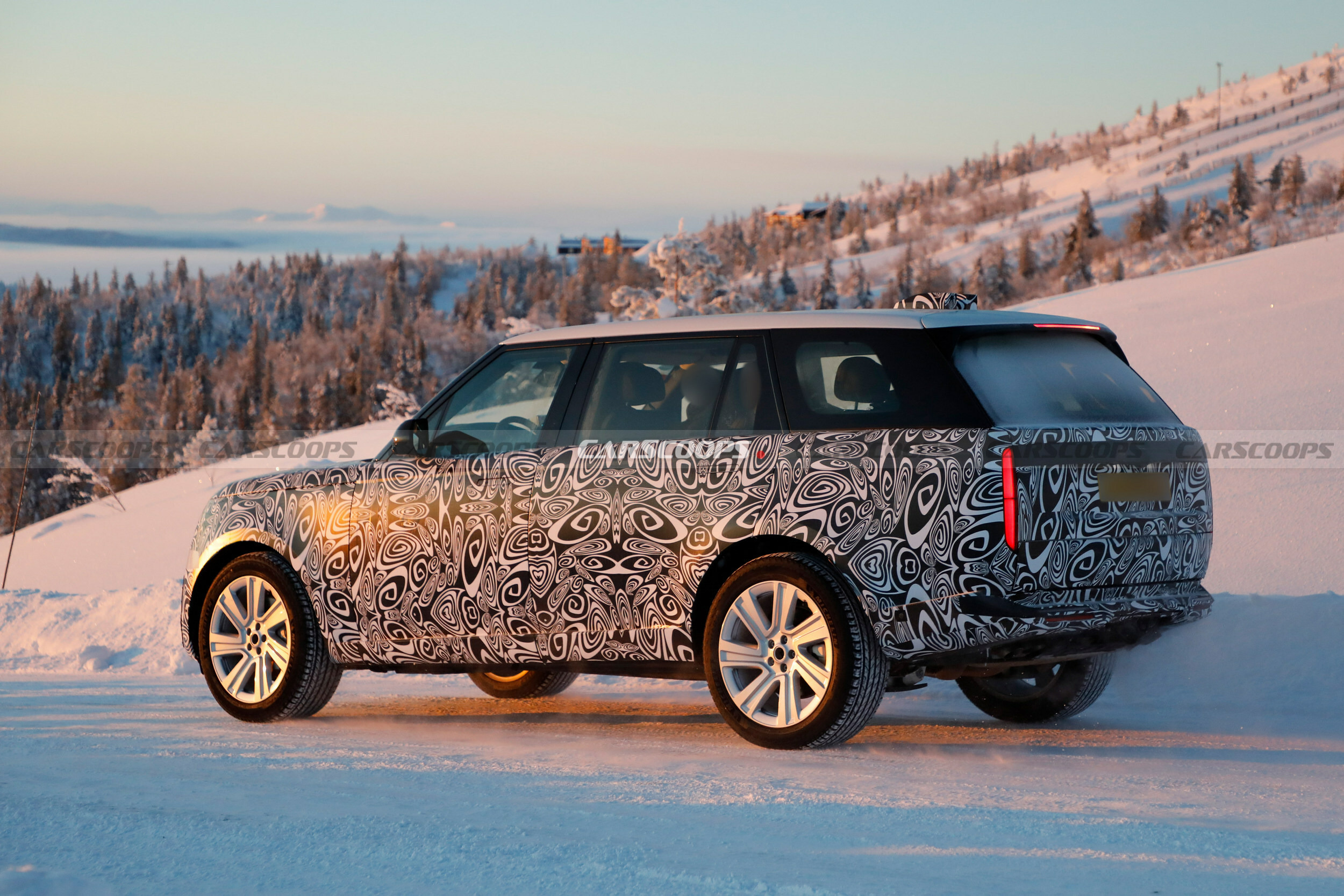 2027 Range Rover 211 14