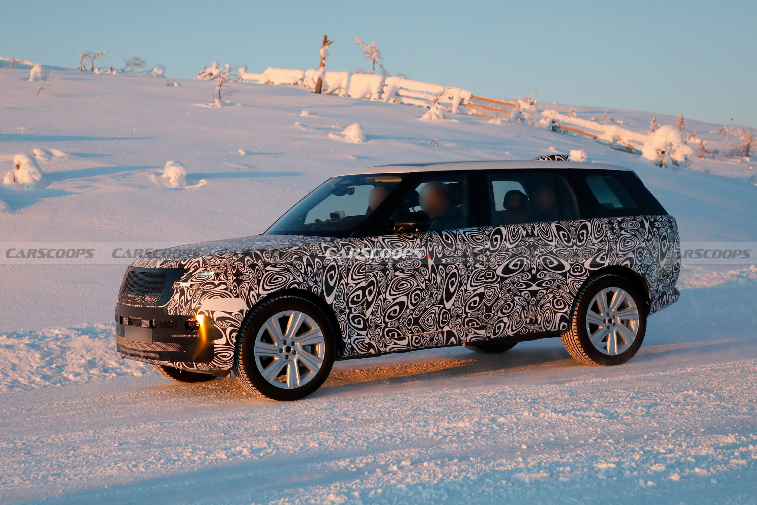 2027 Range Rover 211 8