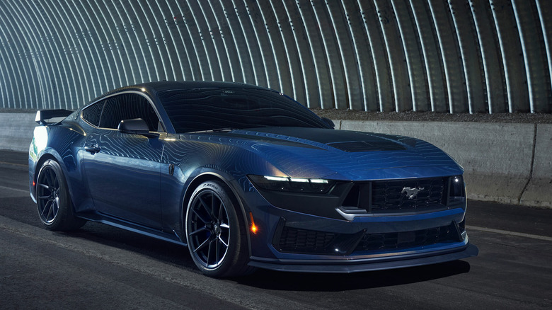 Mustang-Dark-Horse