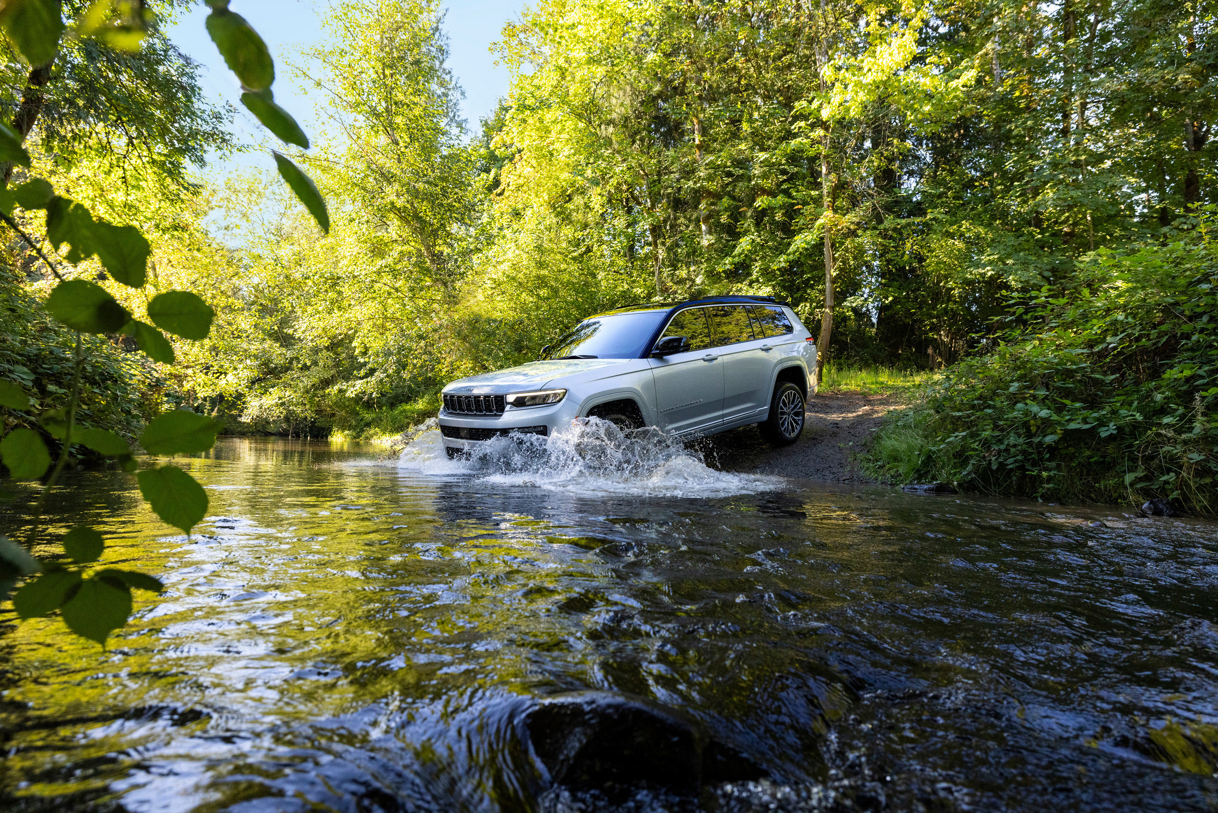 2026 Jeep Grand Cherokee 1027 19
