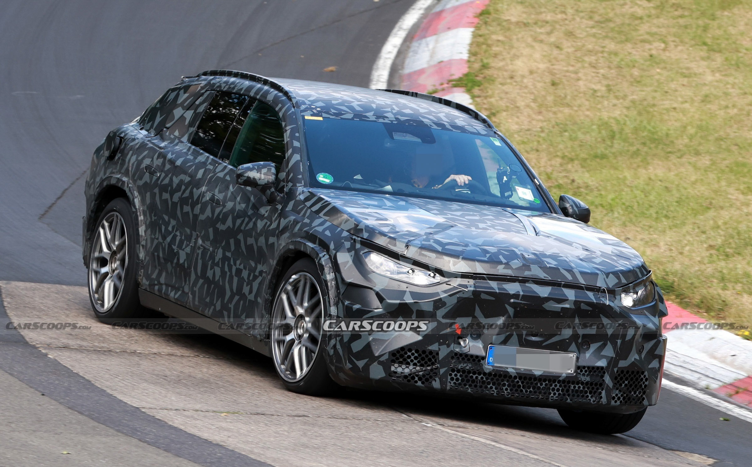 AMG SUV scoop 00001