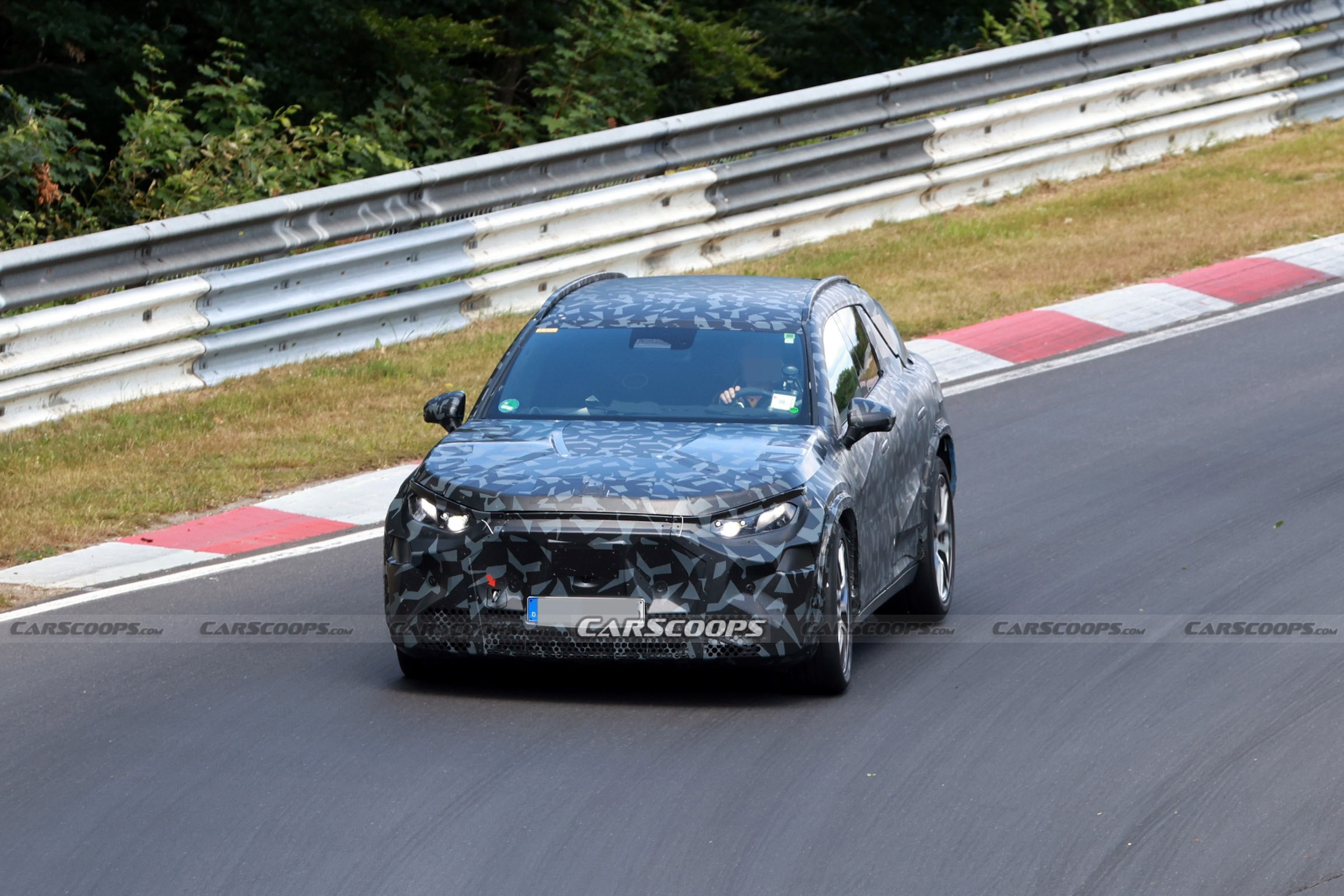 AMG SUV scoop 00002