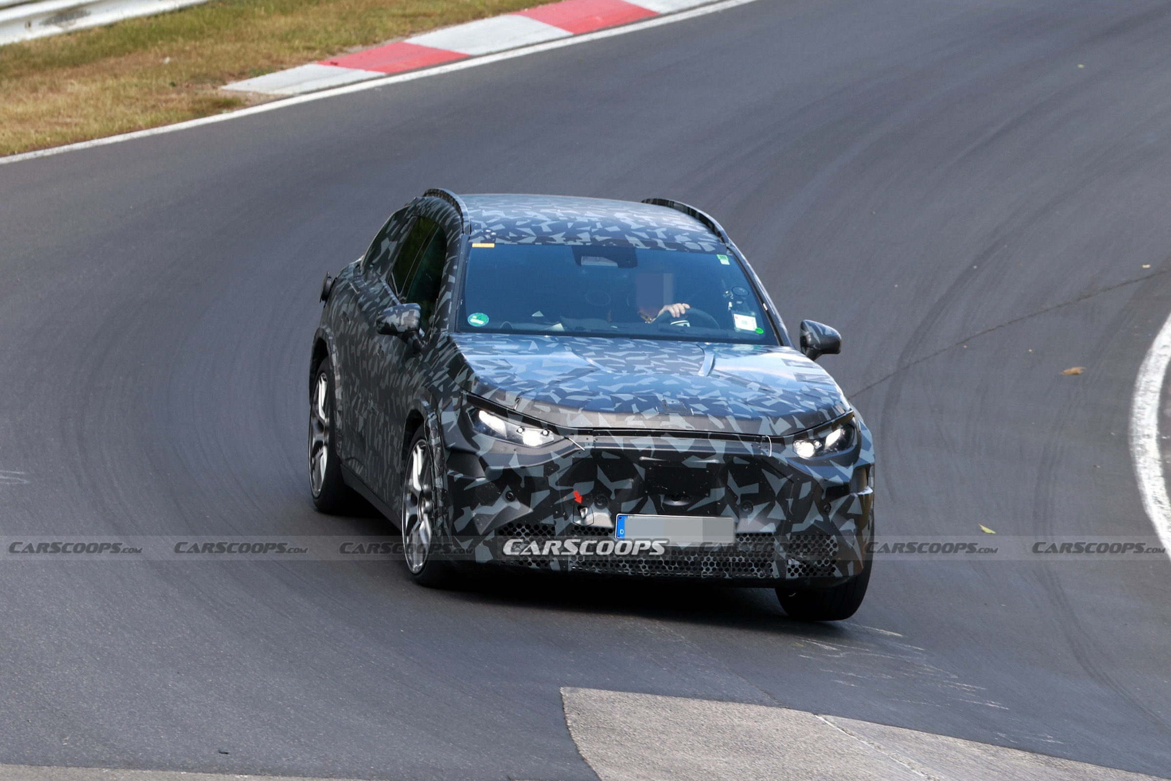 AMG SUV scoop 00003