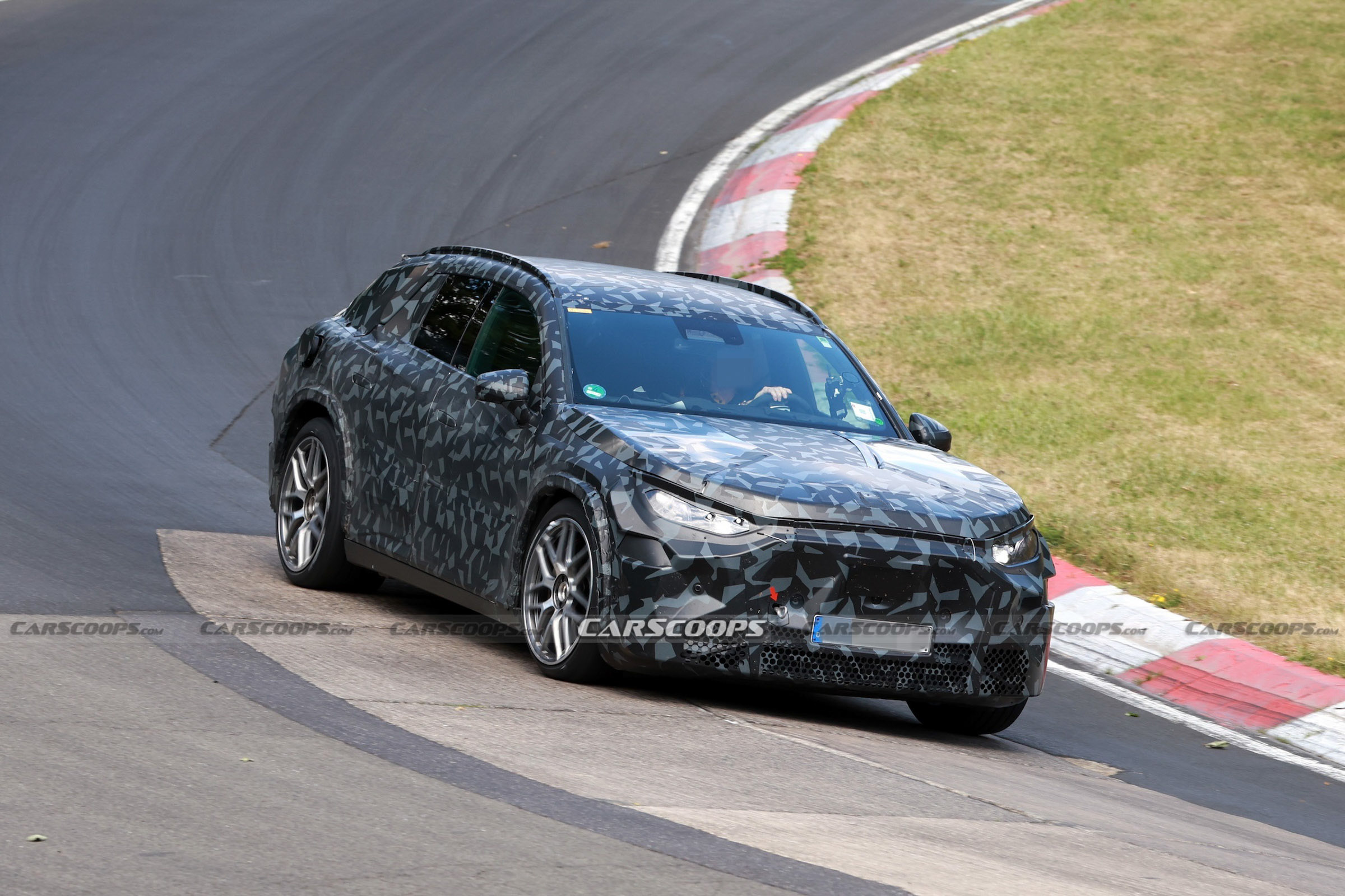 AMG SUV scoop 00004