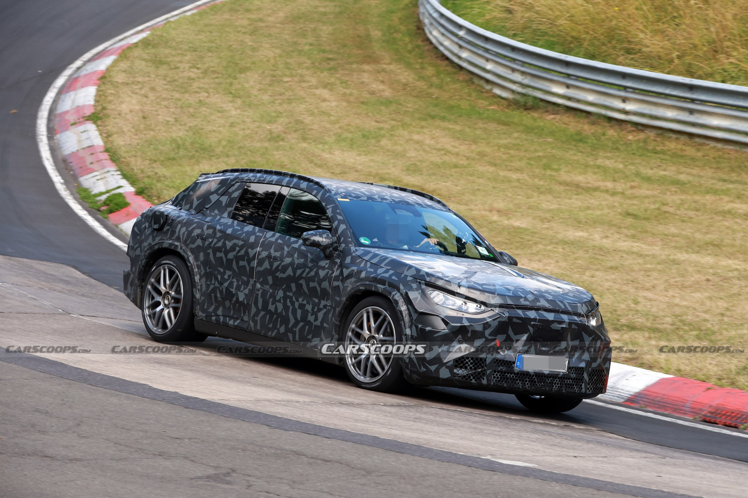 AMG SUV scoop 00005