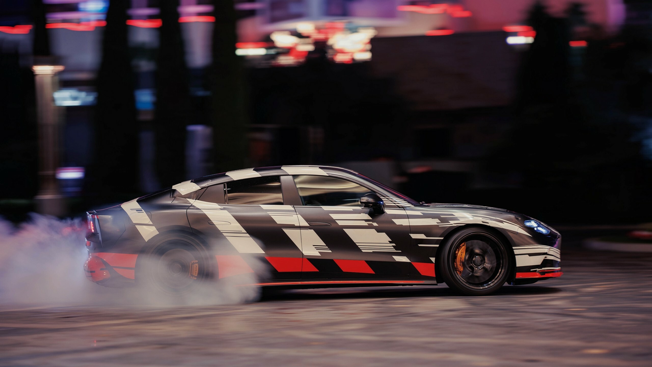 Mercedes-AMG GT 4 Door Coupe Brad Pitt - 4