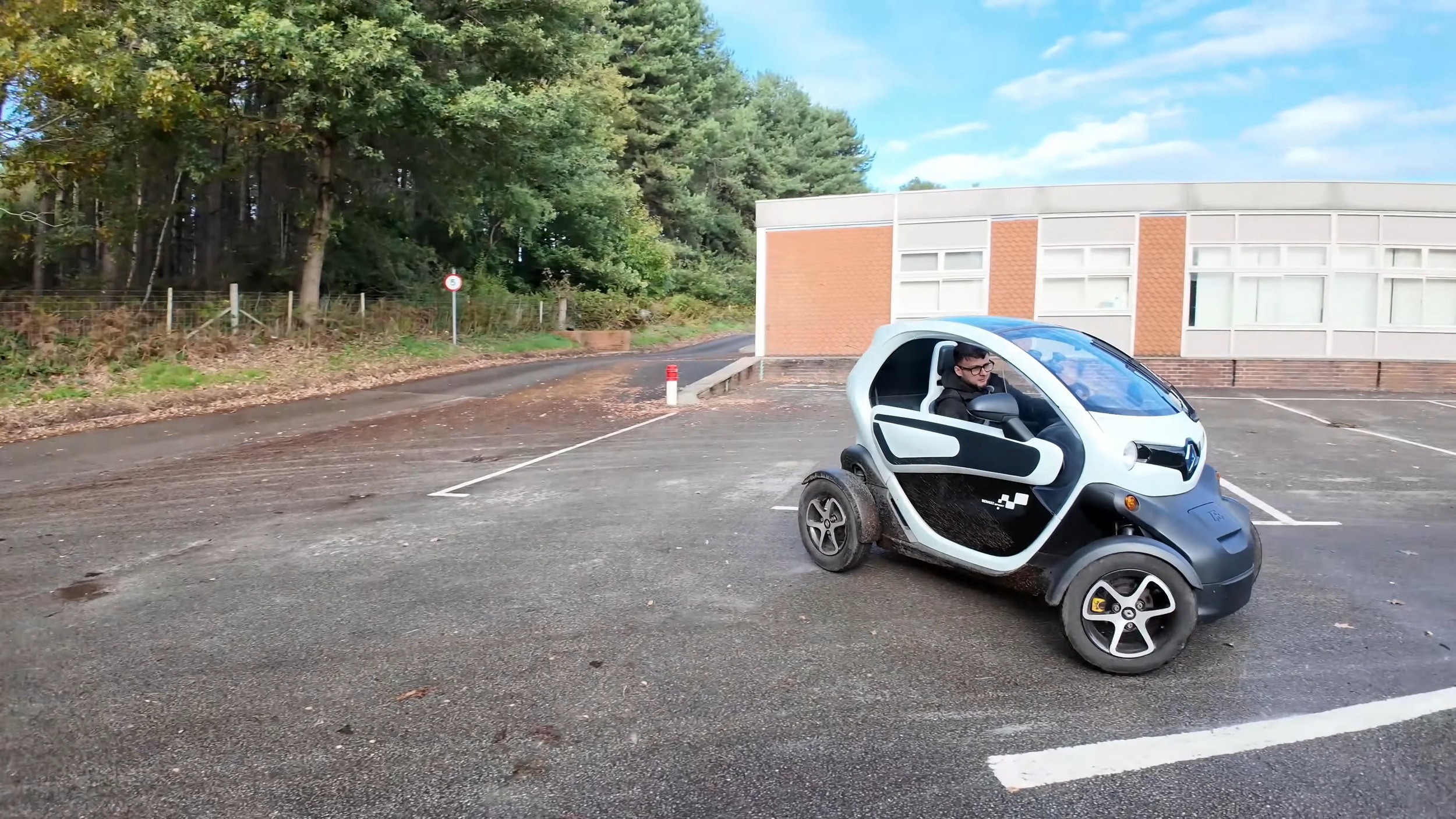 Stark Powered Renault Twizy - DM Performance (11)