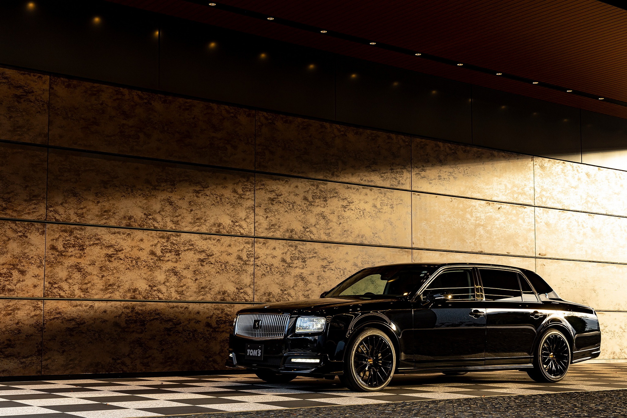 Tom's Racing Toyota Century - Japan (10)
