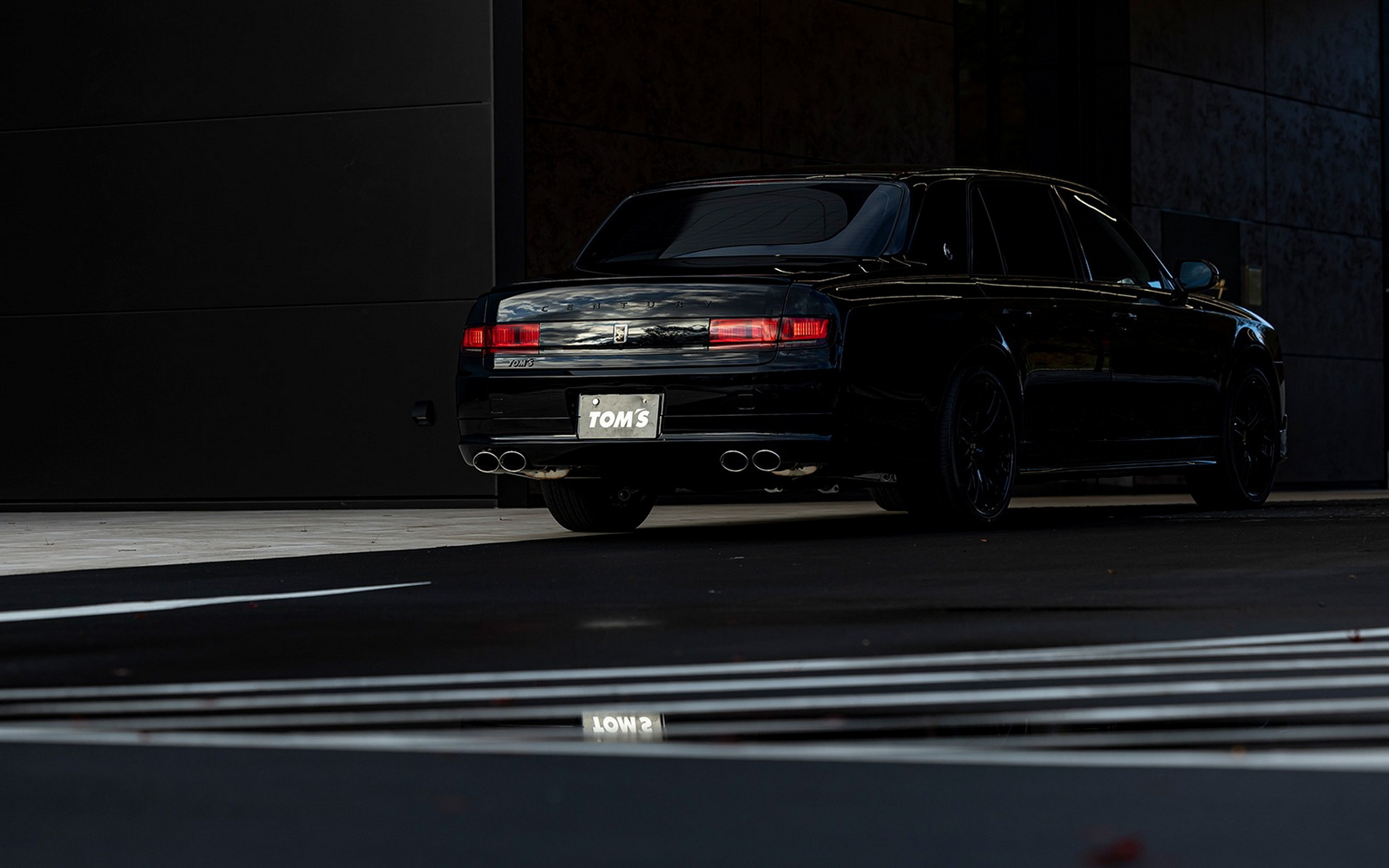 Tom's Racing Toyota Century - Japan (13)
