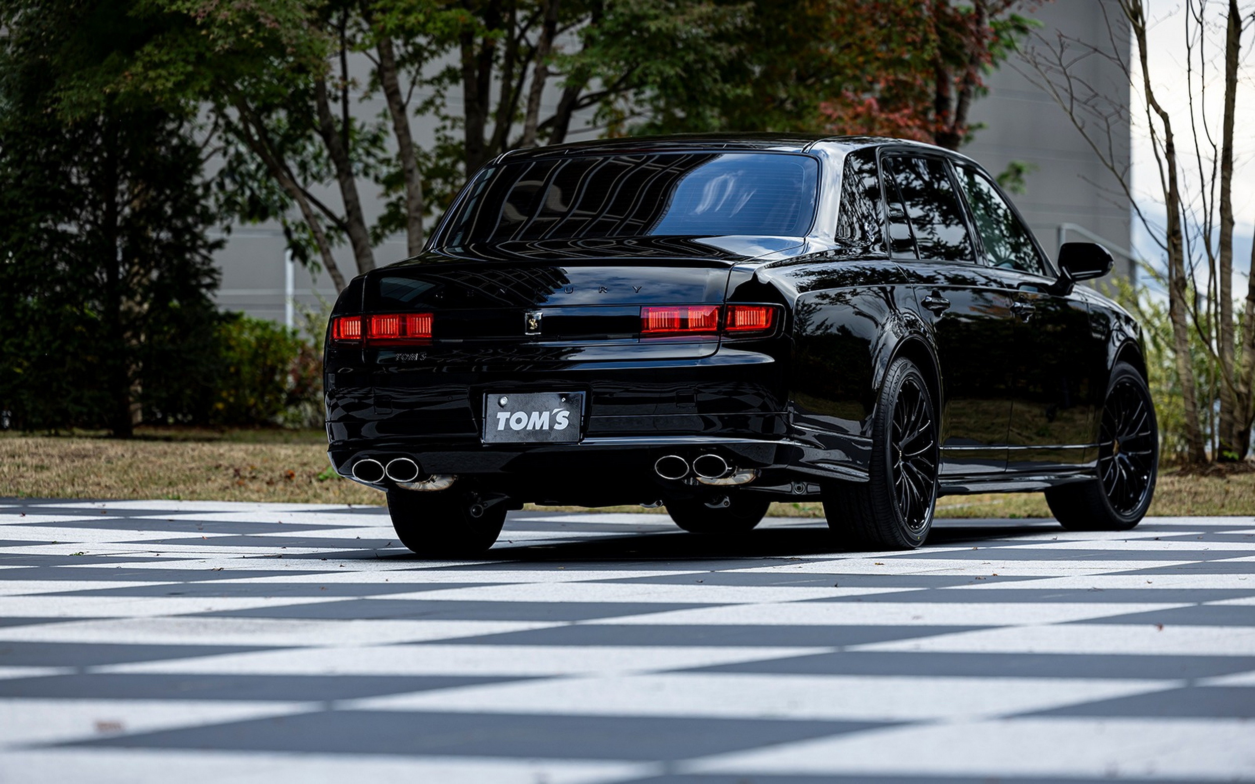 Tom's Racing Toyota Century - Japan (3)