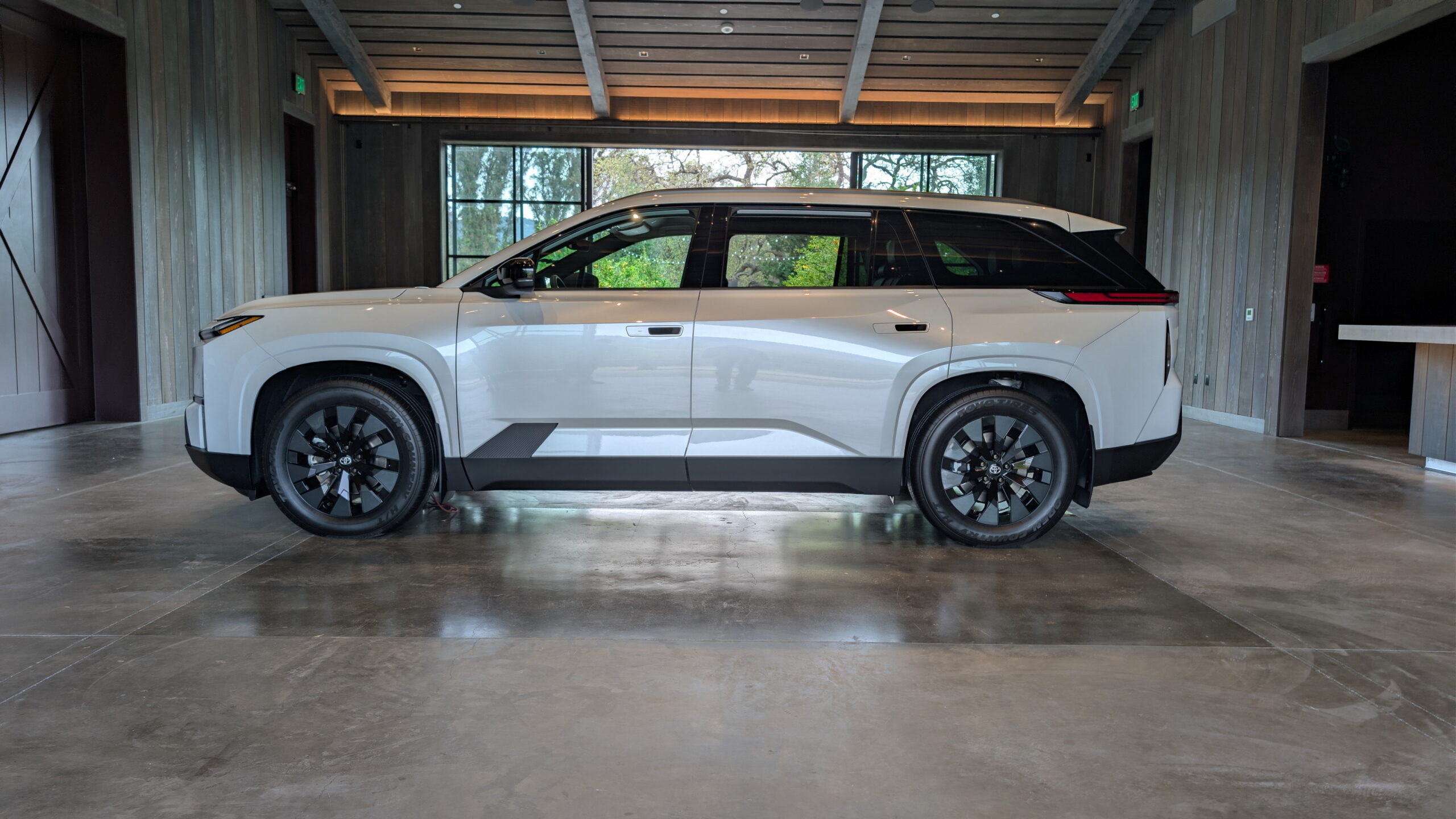 2027 Toyota Highlander for Carscoops by Stephen Rivers 105
