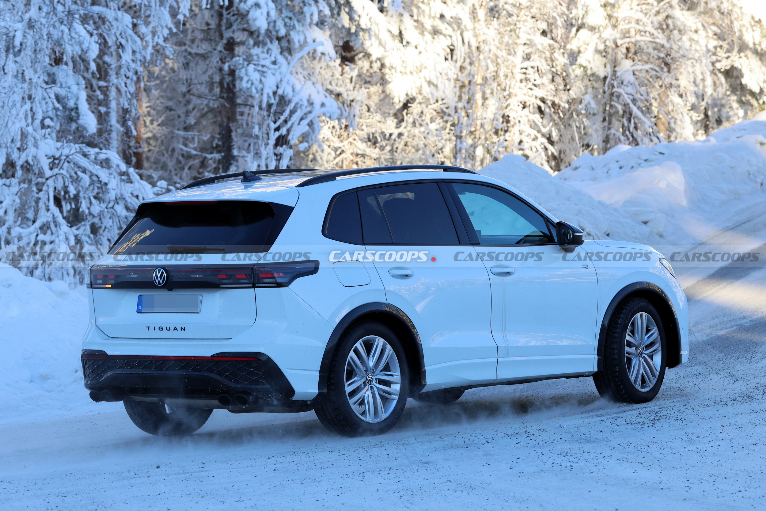 2028 VW Tiguan R Mule 220 11