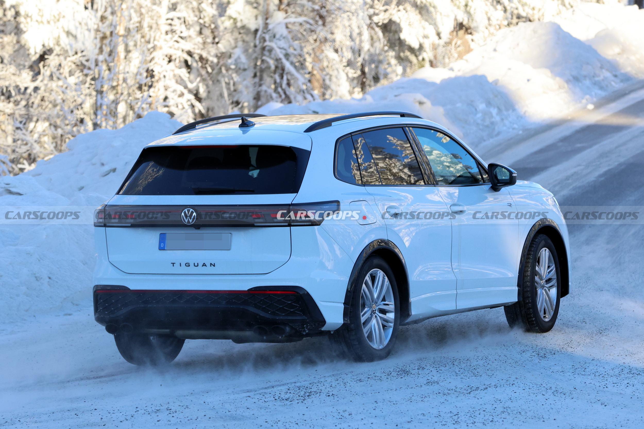 2028 VW Tiguan R Mule 220 12