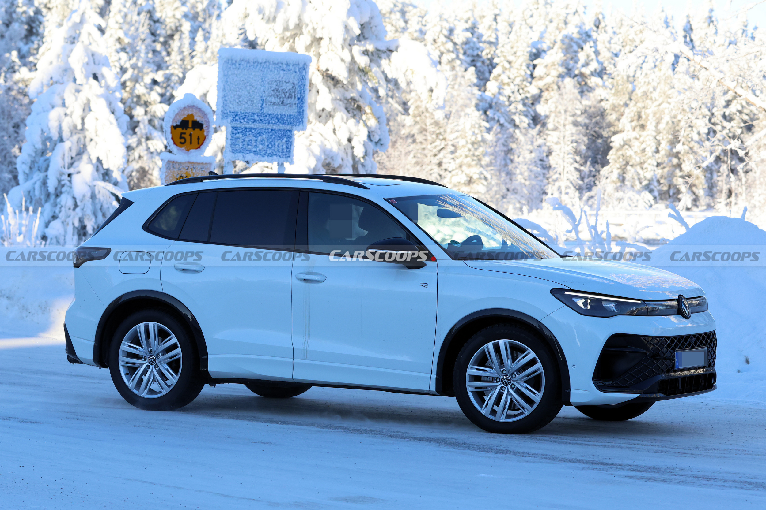 2028 VW Tiguan R Mule 220 6