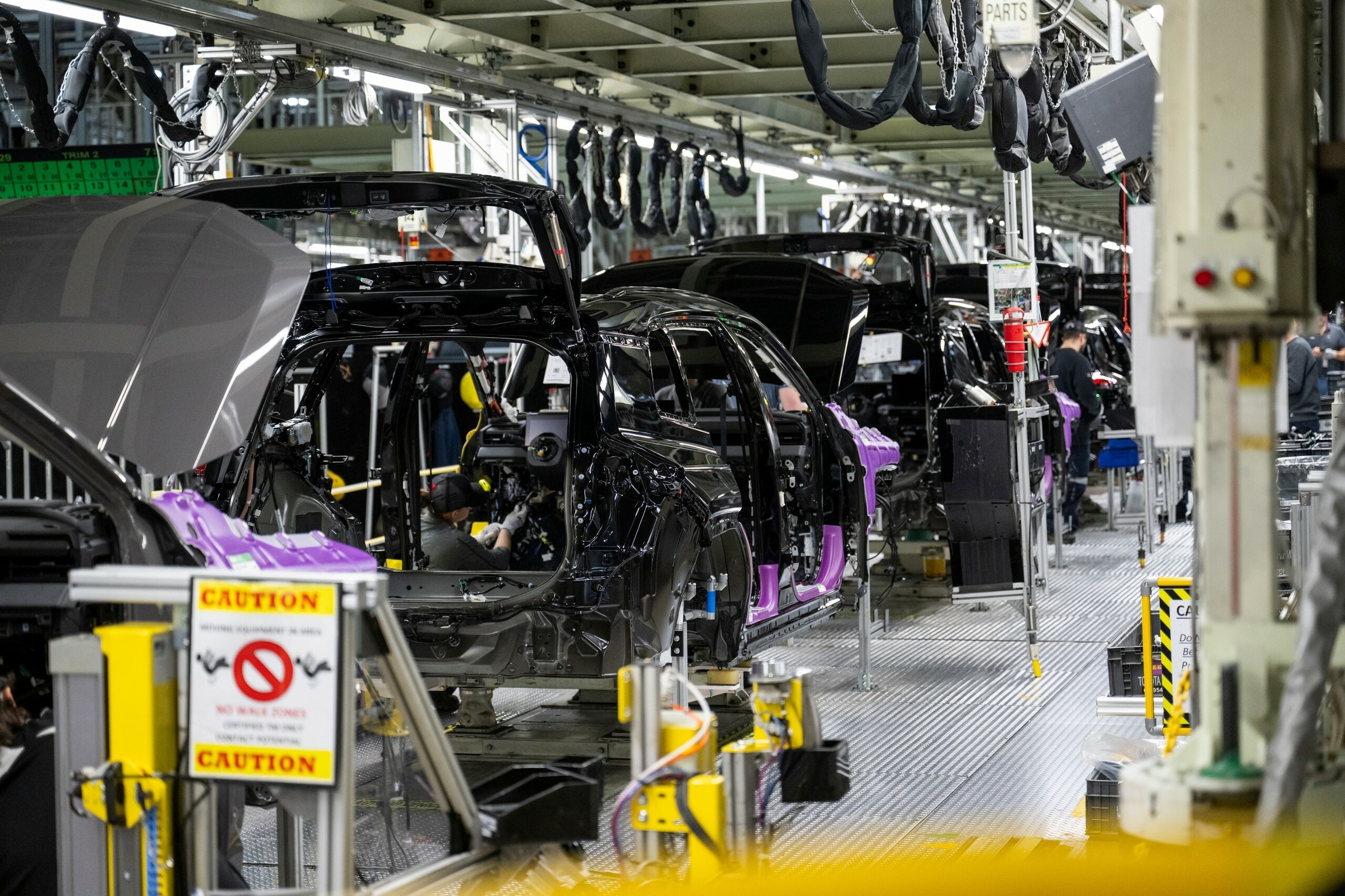 Toyota RAV4 Factory Canada - 10