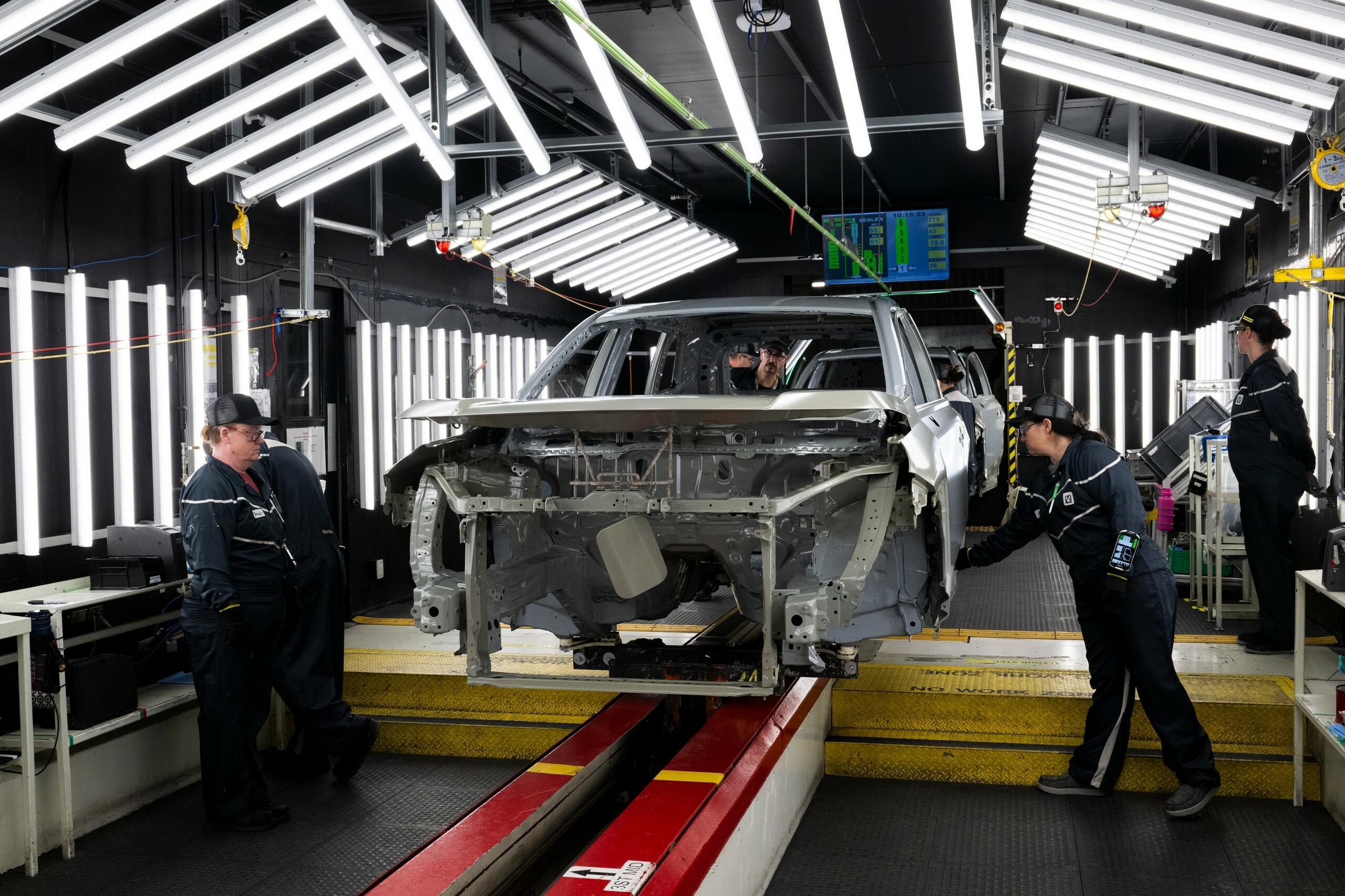 Toyota RAV4 Factory Canada - 21