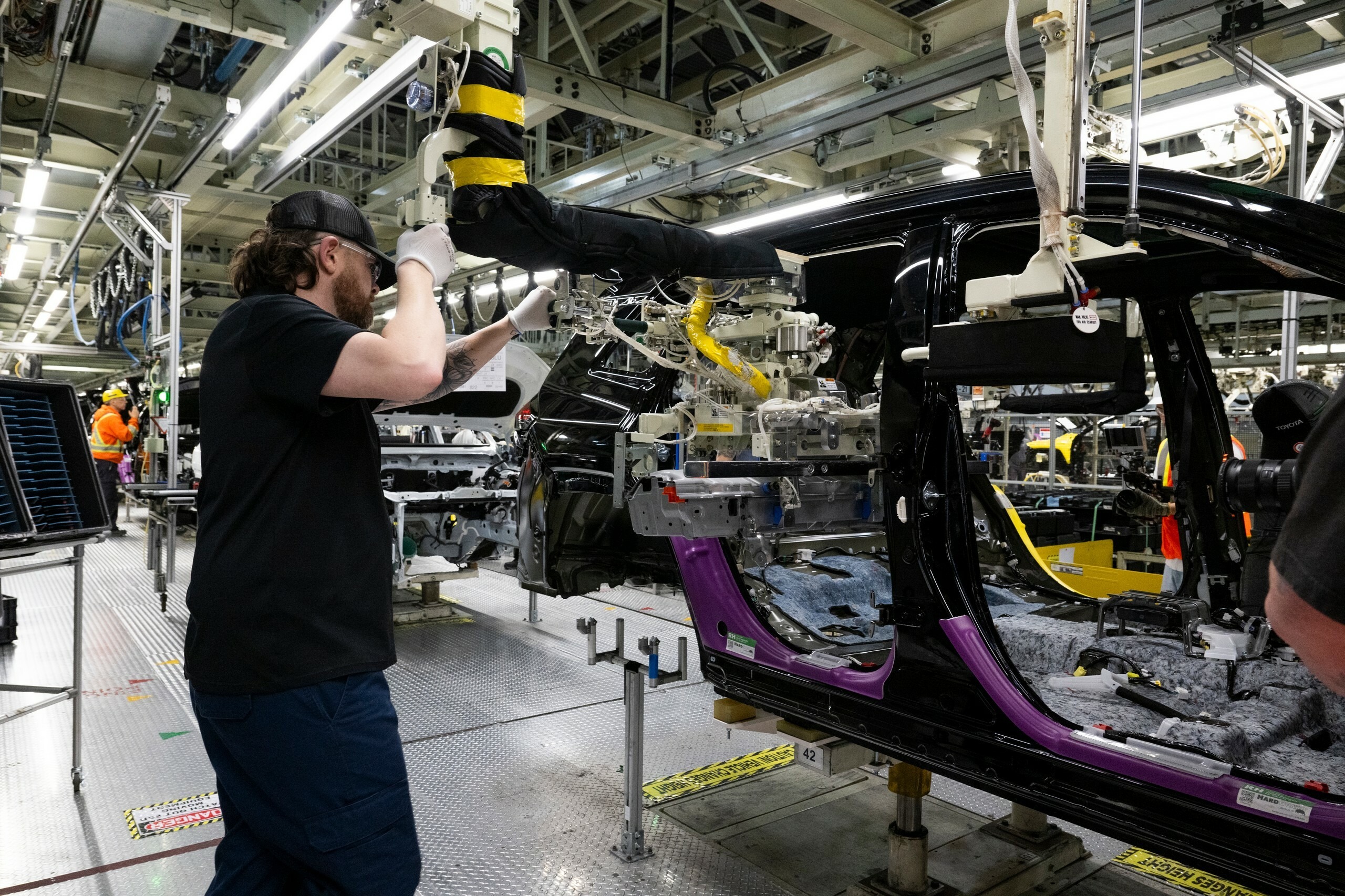 Toyota RAV4 Factory Canada - 6