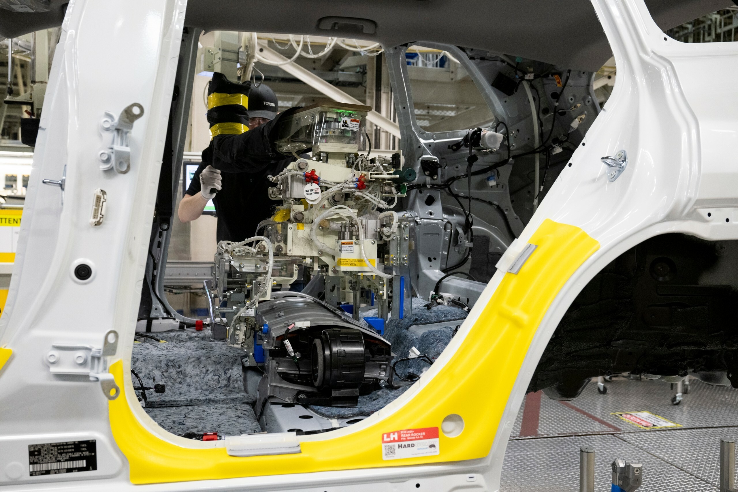 Toyota RAV4 Factory Canada - 8