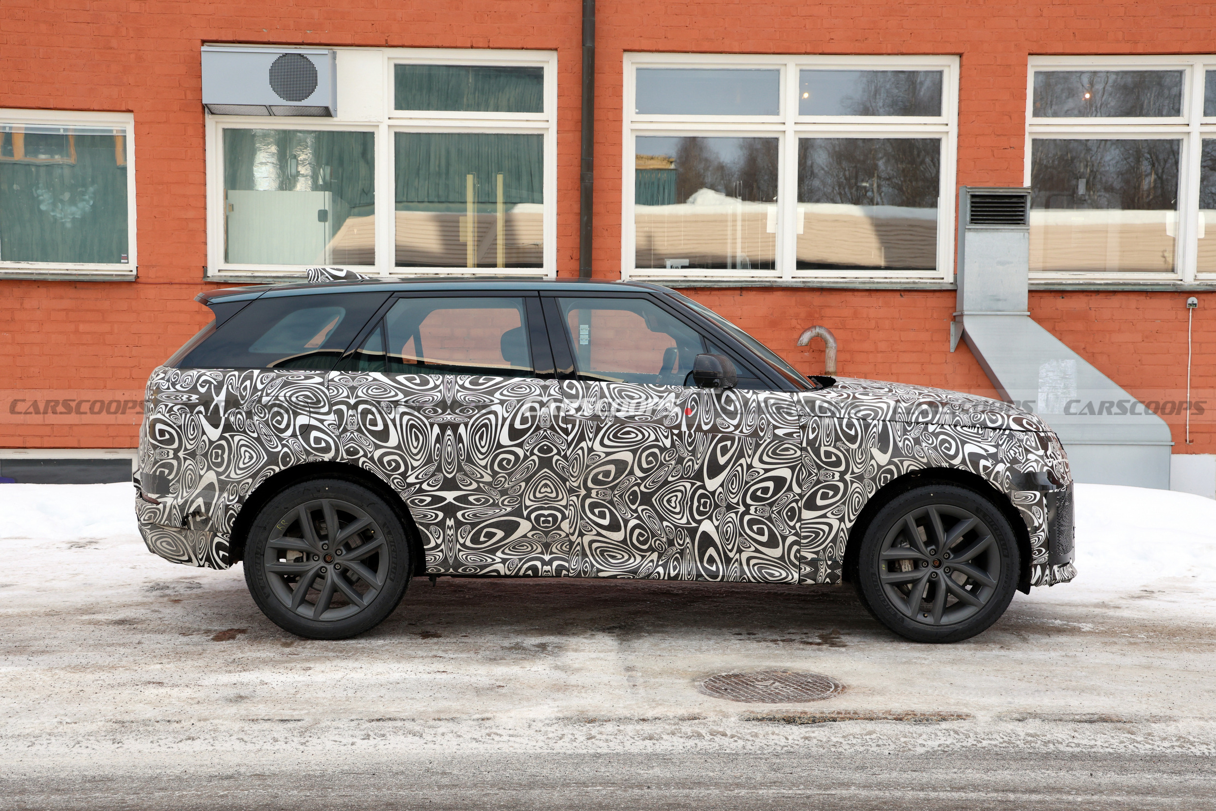 2027 Range Rover Sport 310 4