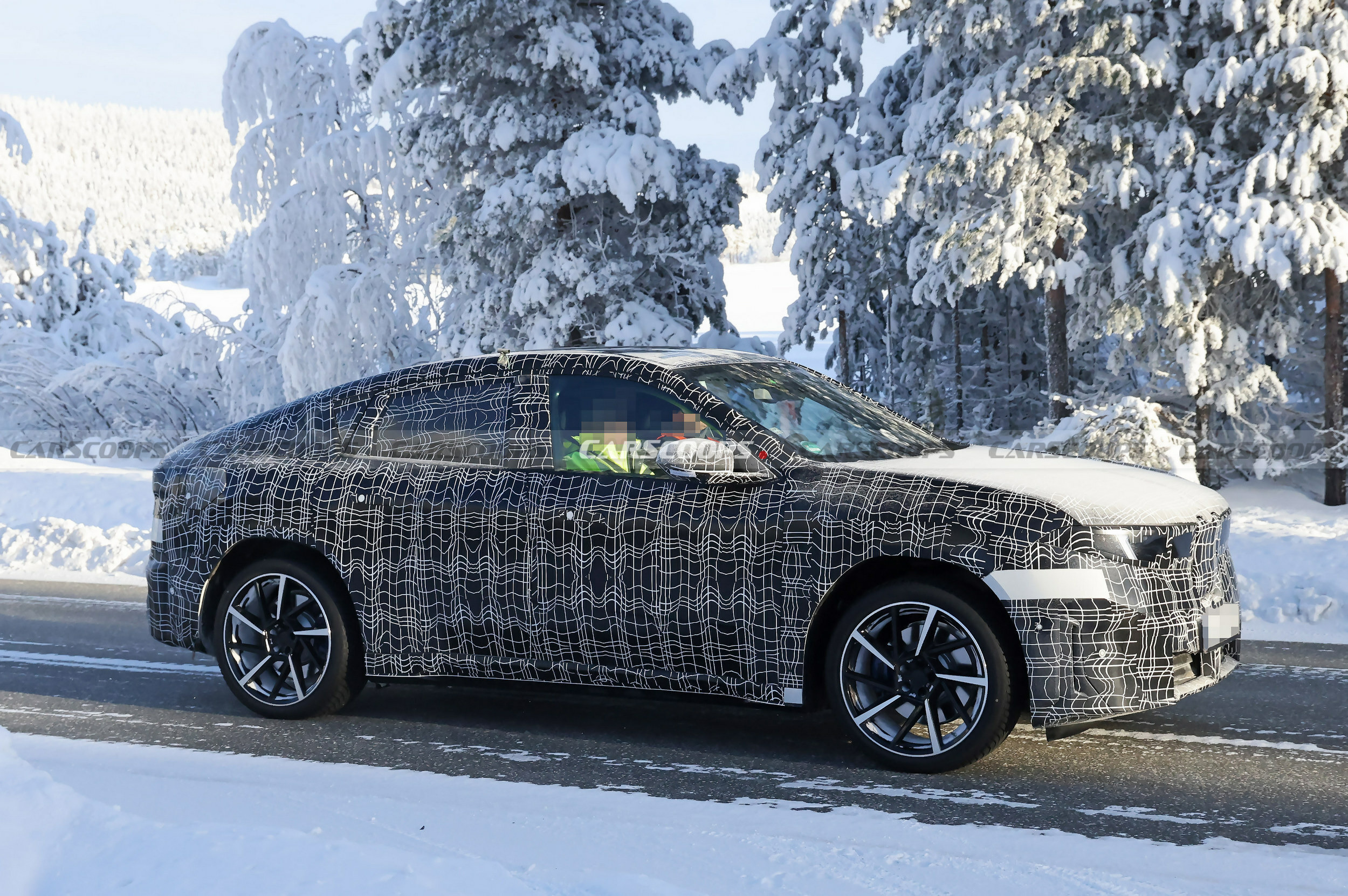 2027 BMW iX4 302 4
