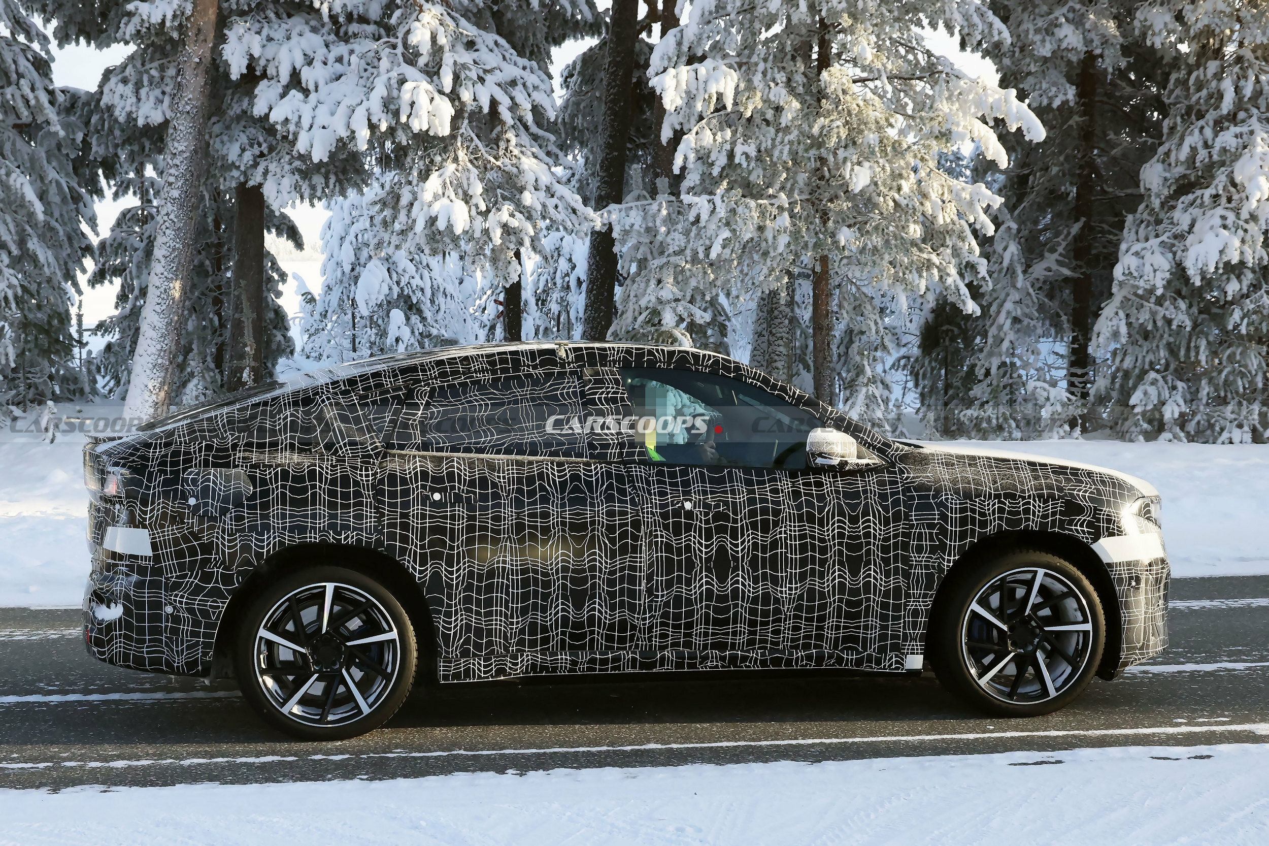 2027 BMW iX4 302 7