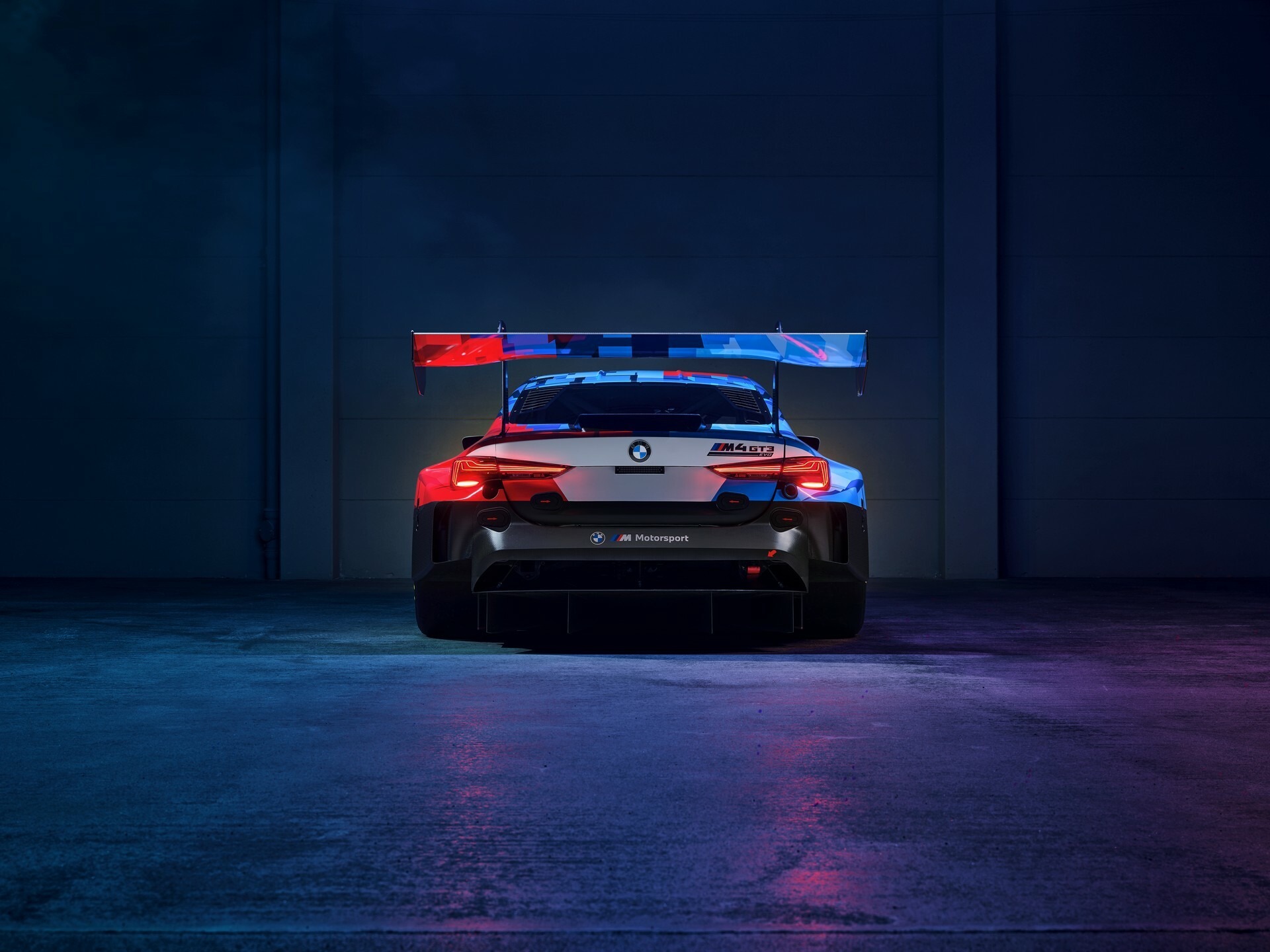 BMW M4 GT3 Evo - 11