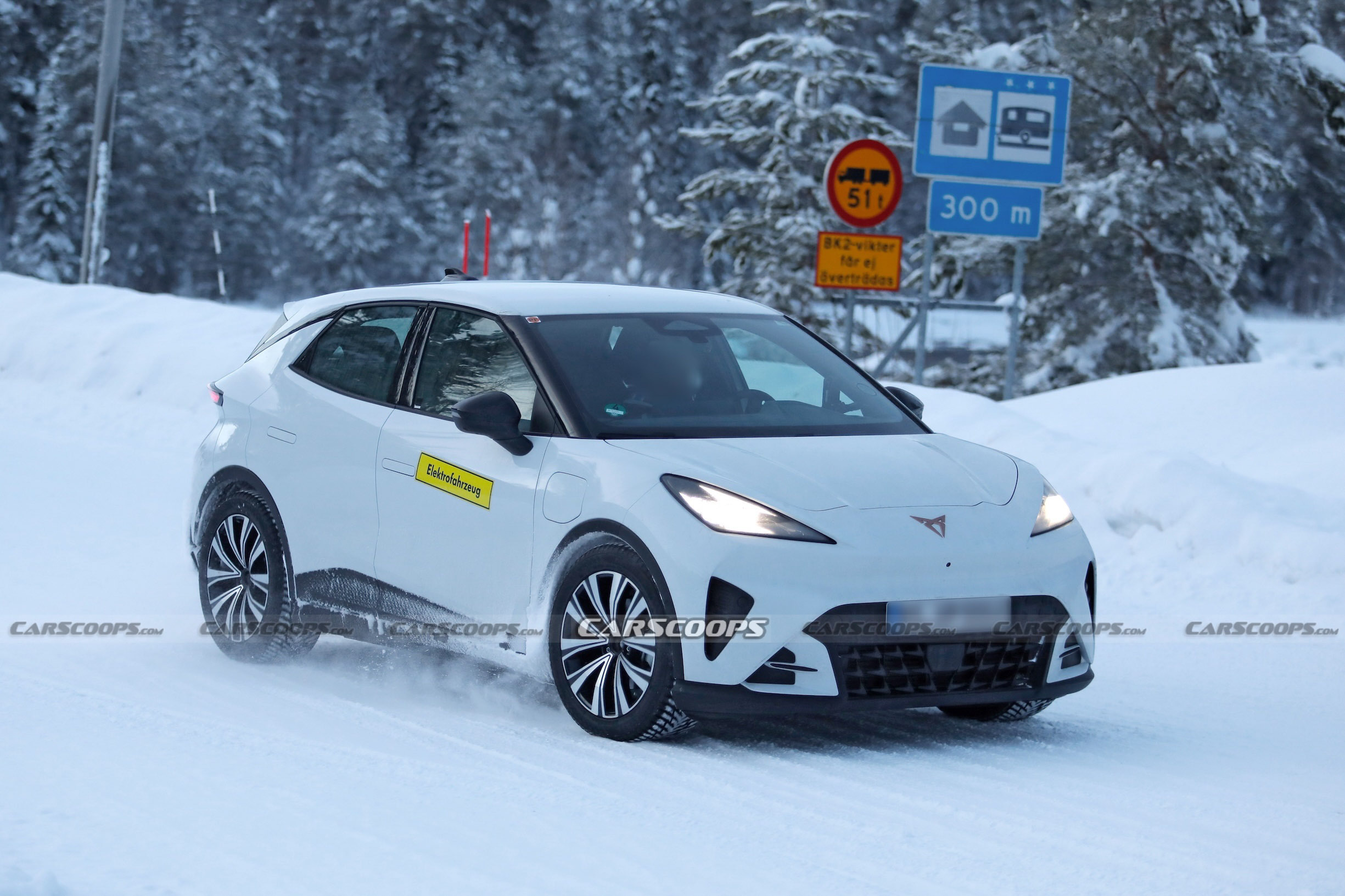 2027 Cupra Raval scoop 00004