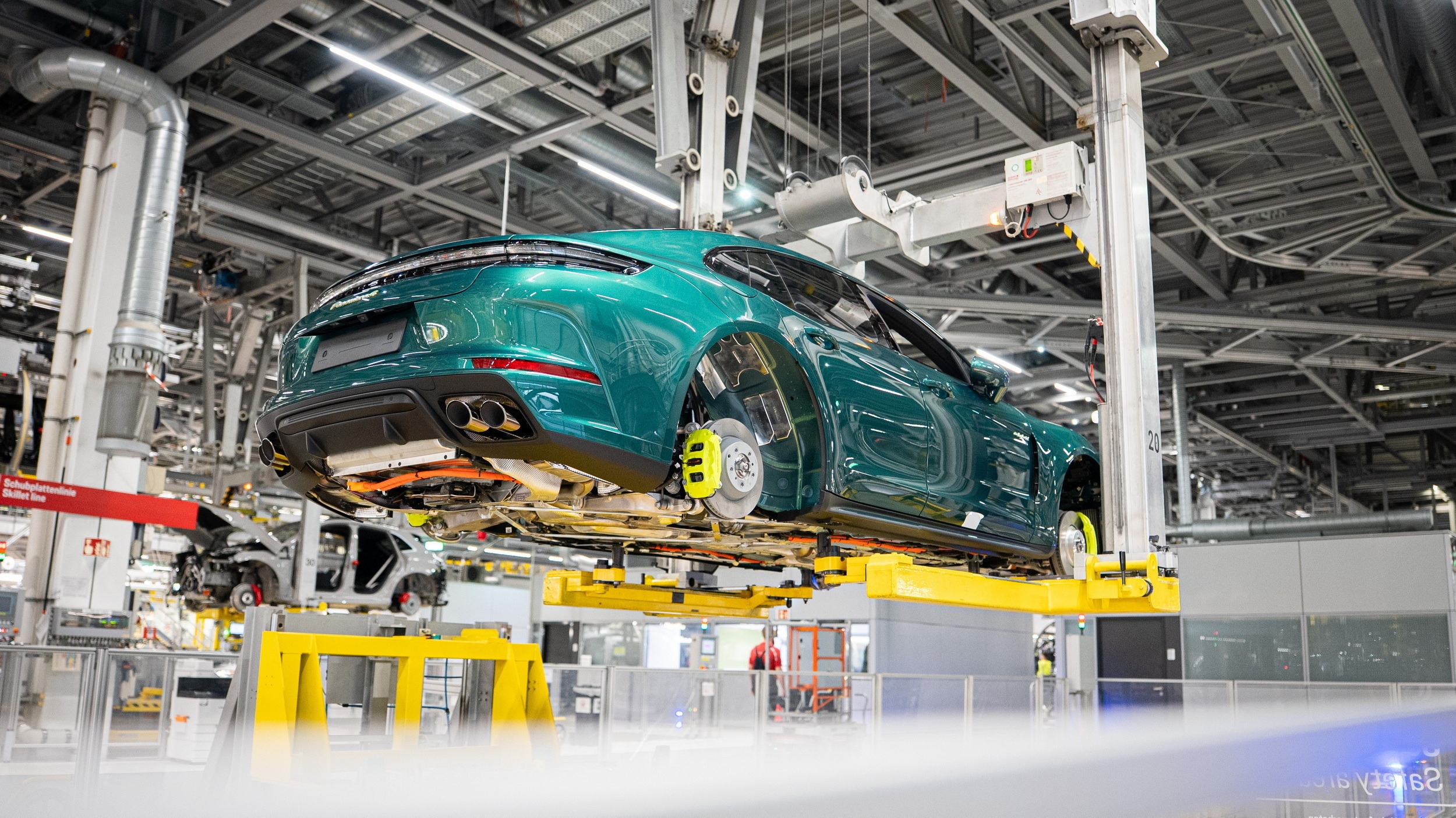 Porsche Panamera 4 E-Hybrid - Go North - Australia (23)