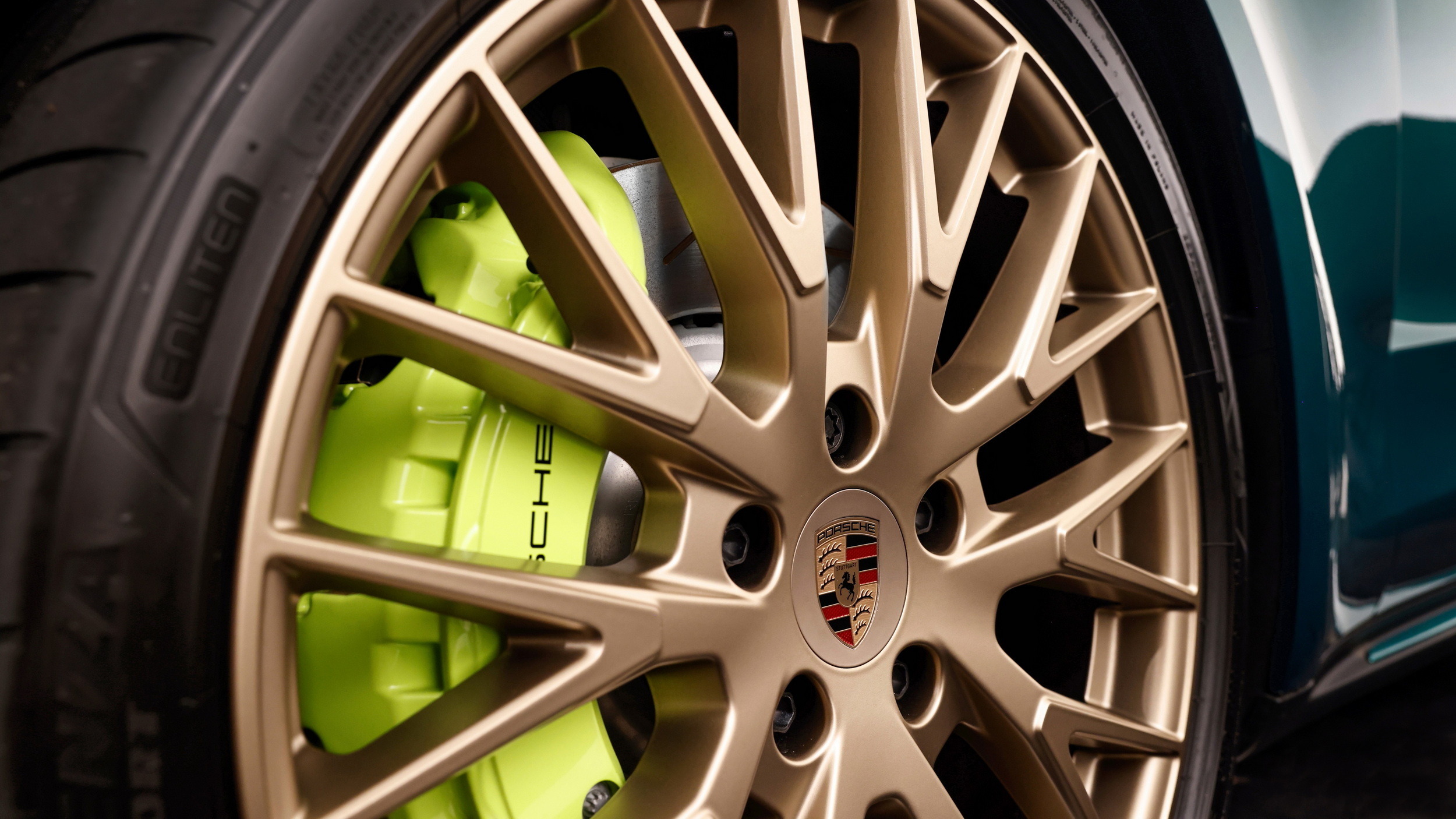 Porsche Panamera 4 E-Hybrid - Go North - Australia (5)