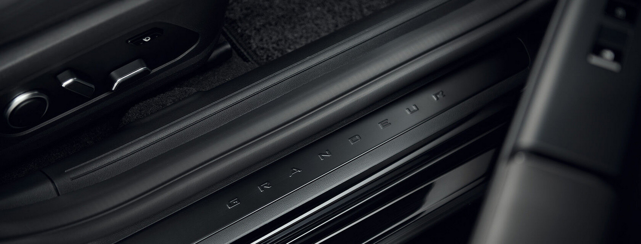 2025 Hyundai Grandeur Interior (25)