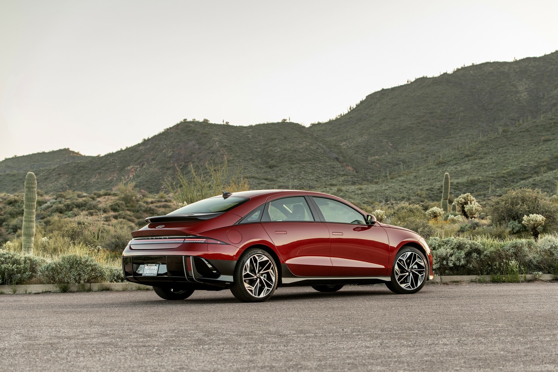 2024 Hyundai Ioniq 6 1025 12