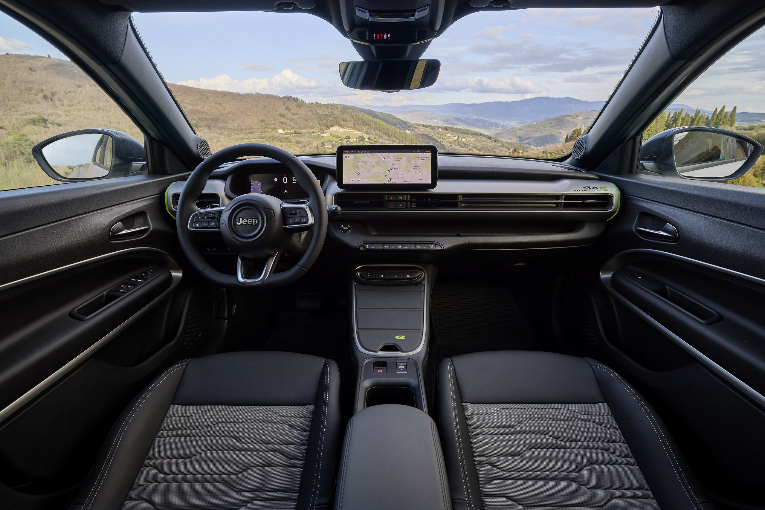 JeepAvenger4xe_Interiors
