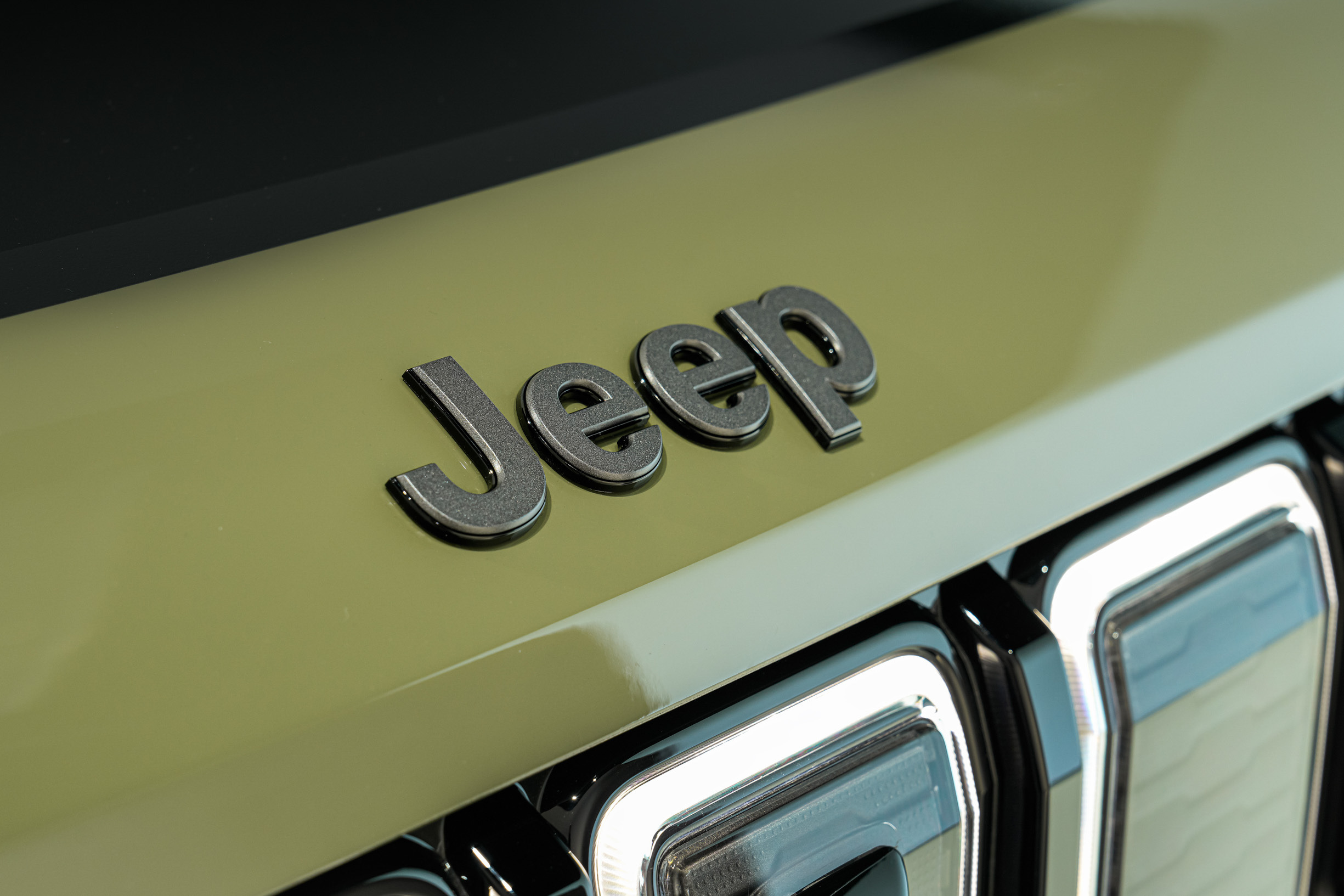 2026 Jeep Recon 00030