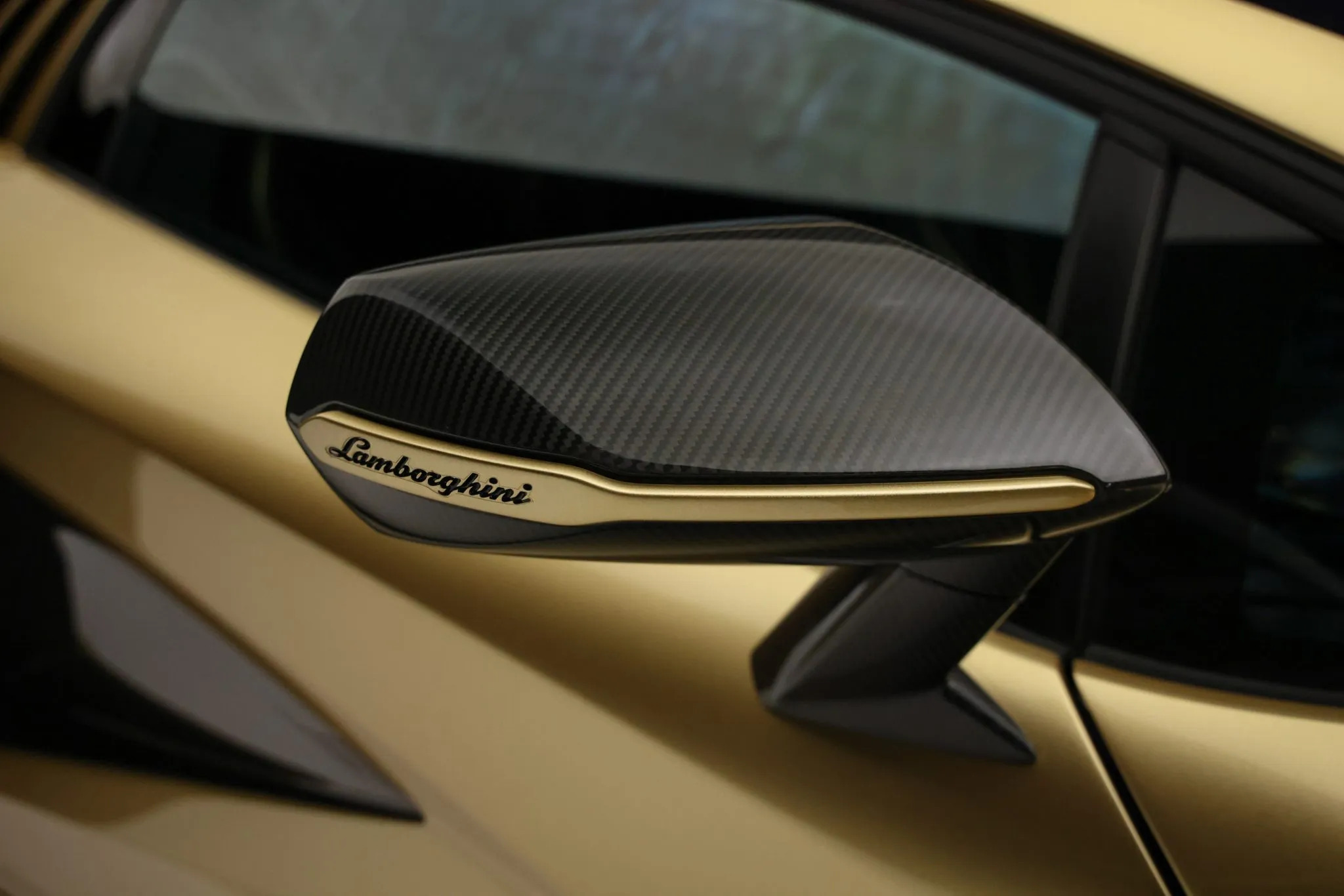 2022 Lamborghini Countach LPI 800-4 Gold Auction - 19