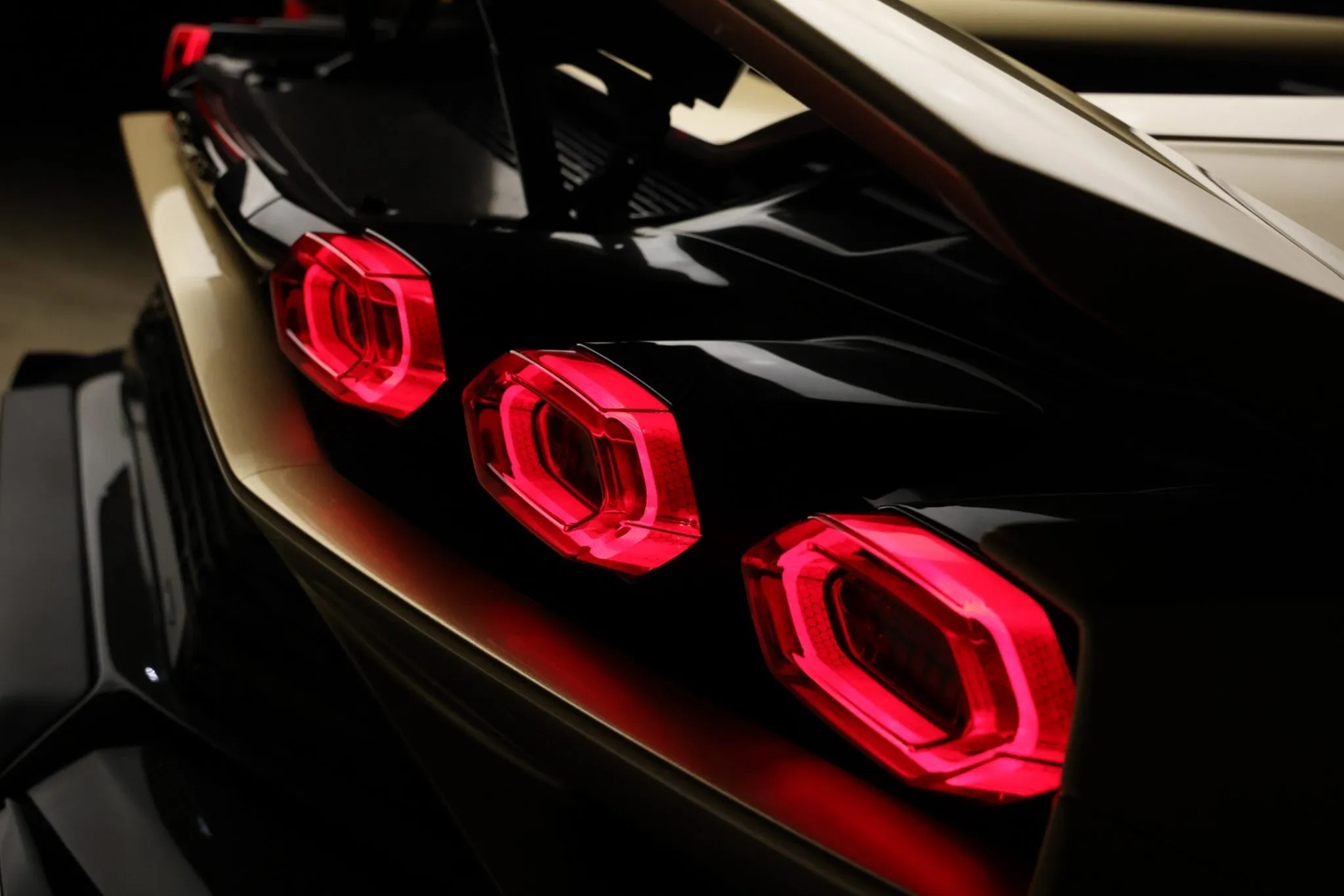 2022 Lamborghini Countach LPI 800-4 Gold Auction - 20
