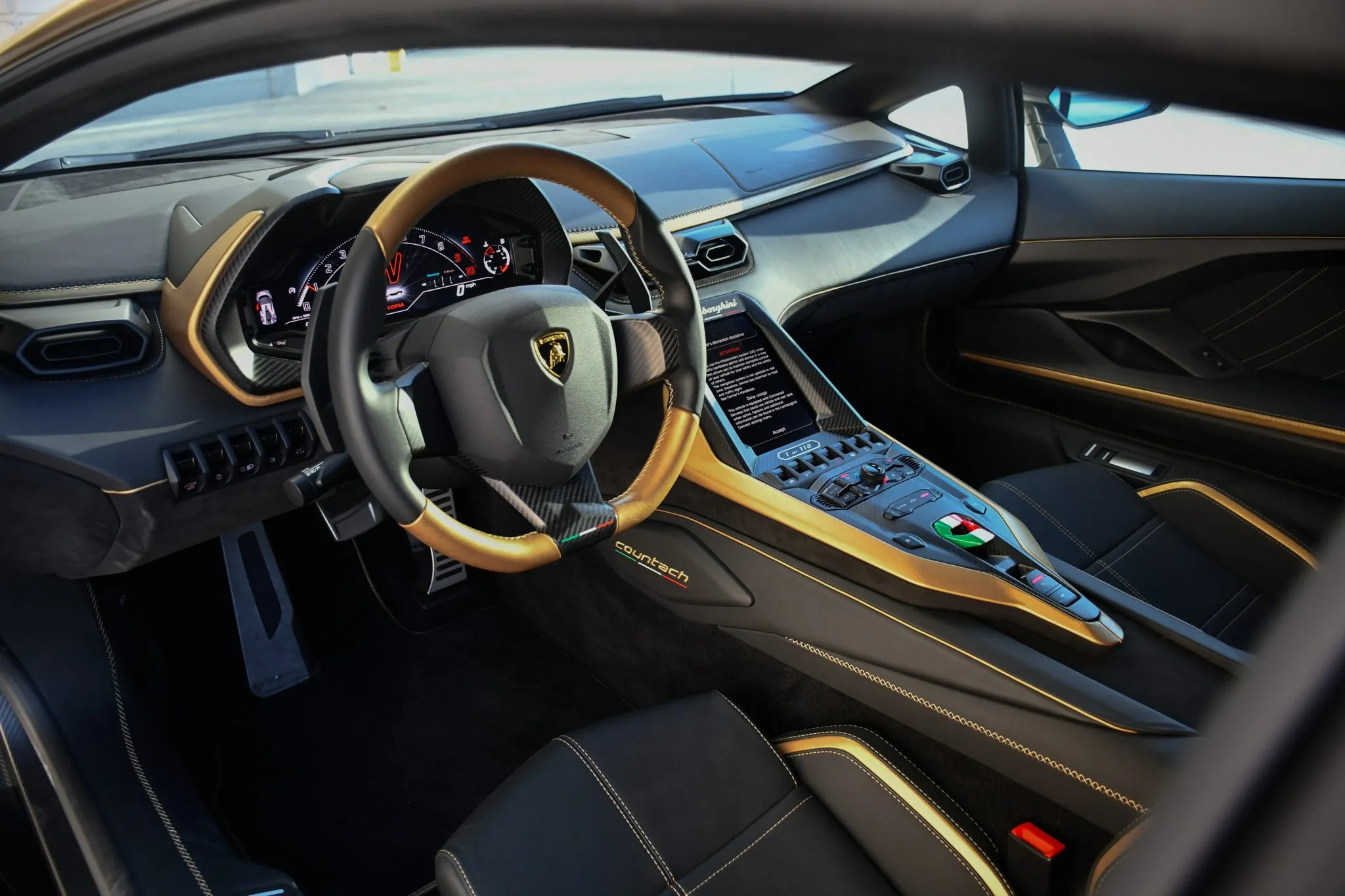 2022 Lamborghini Countach LPI 800-4 Gold Auction - 22