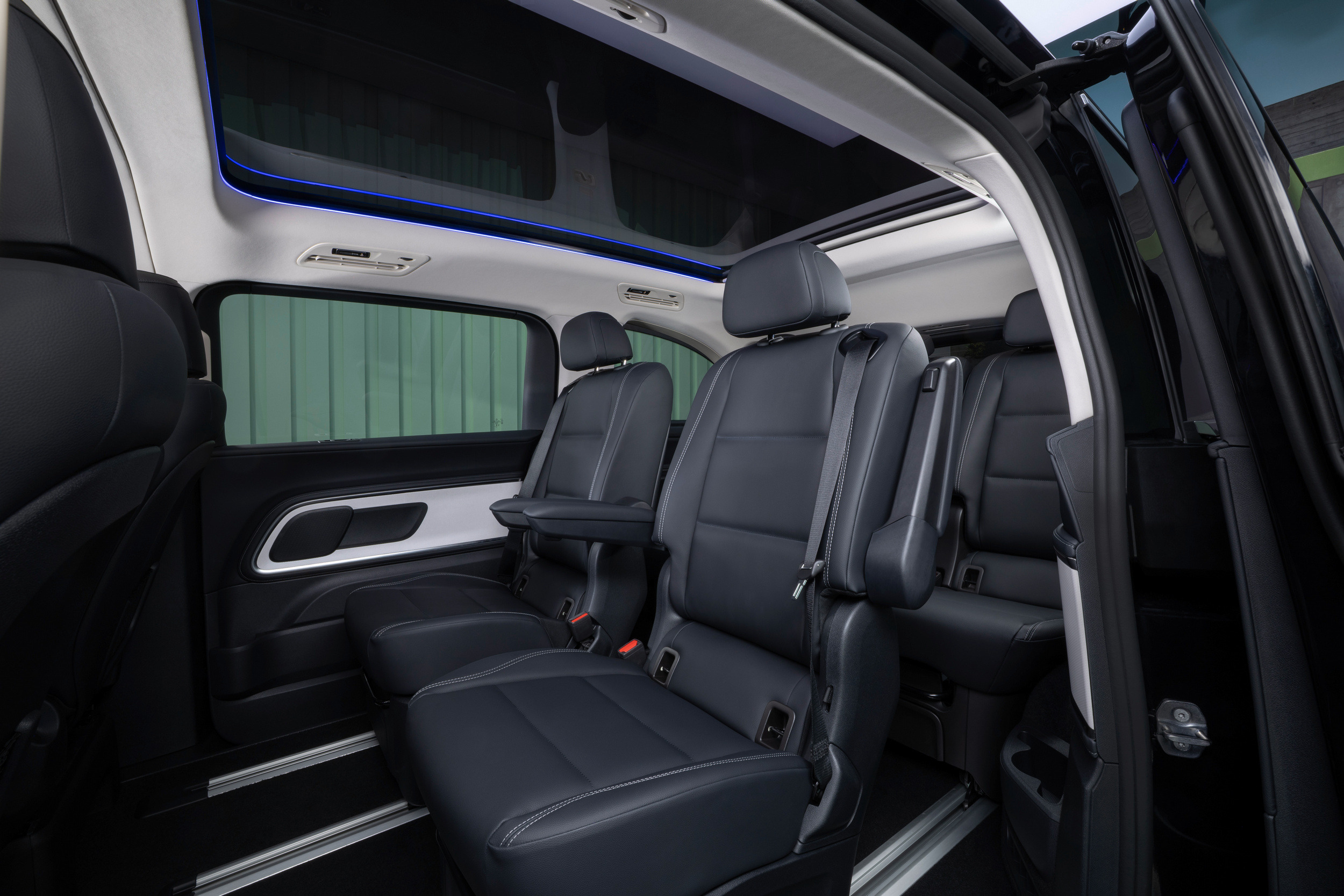 2027 Mercedes VLE 310 136