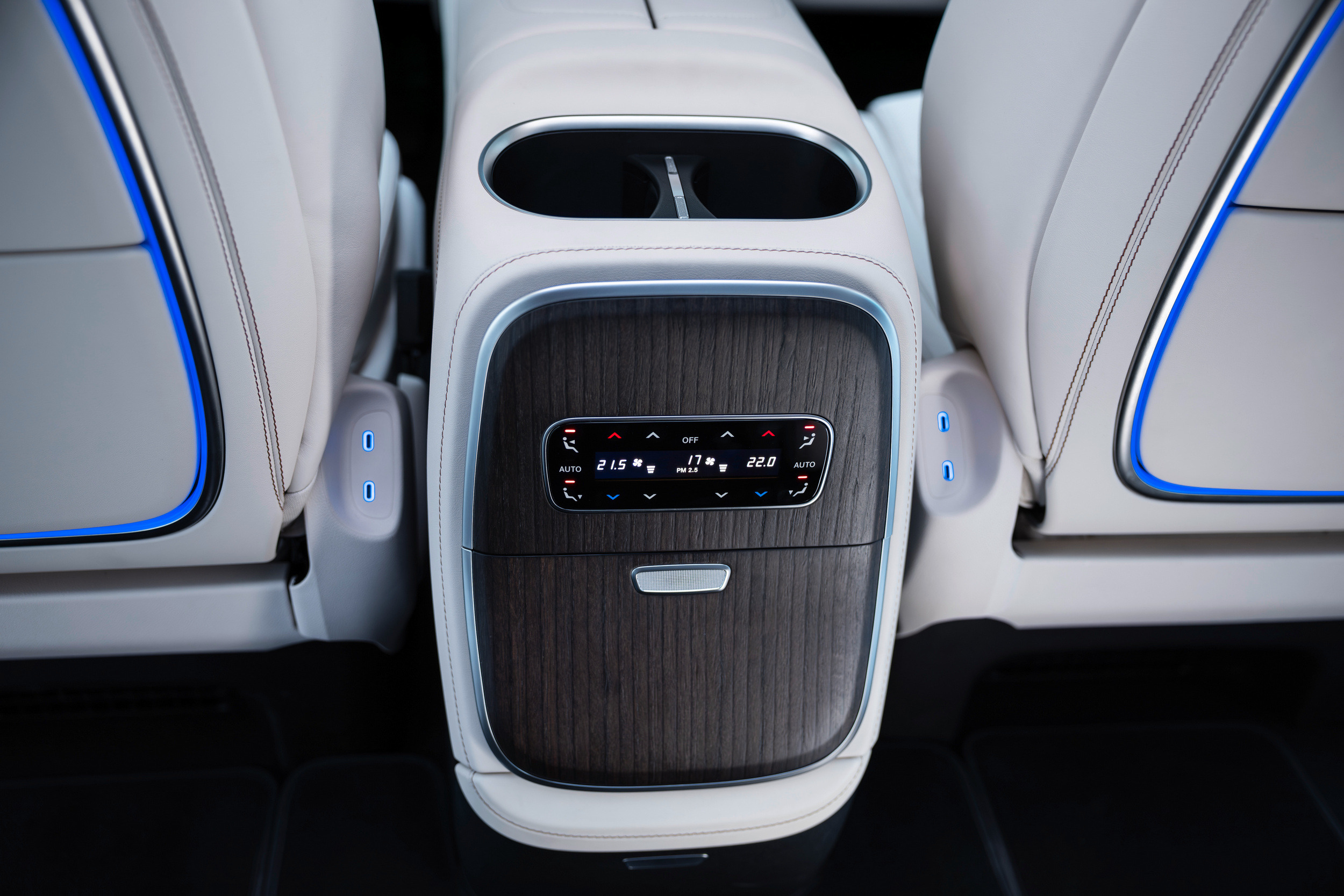 2027 Mercedes VLE 310 70