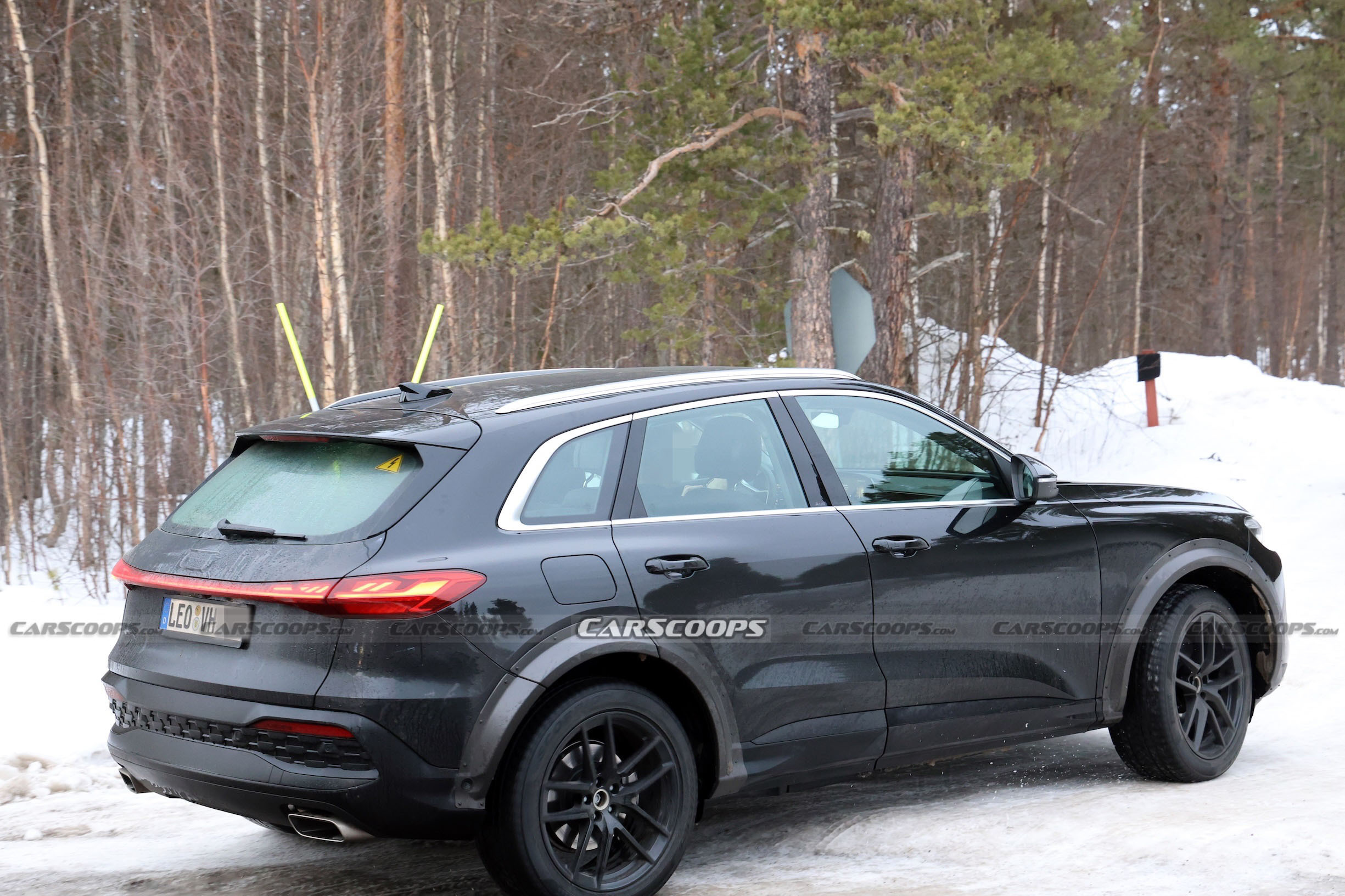 Porsche Macan mule 00011