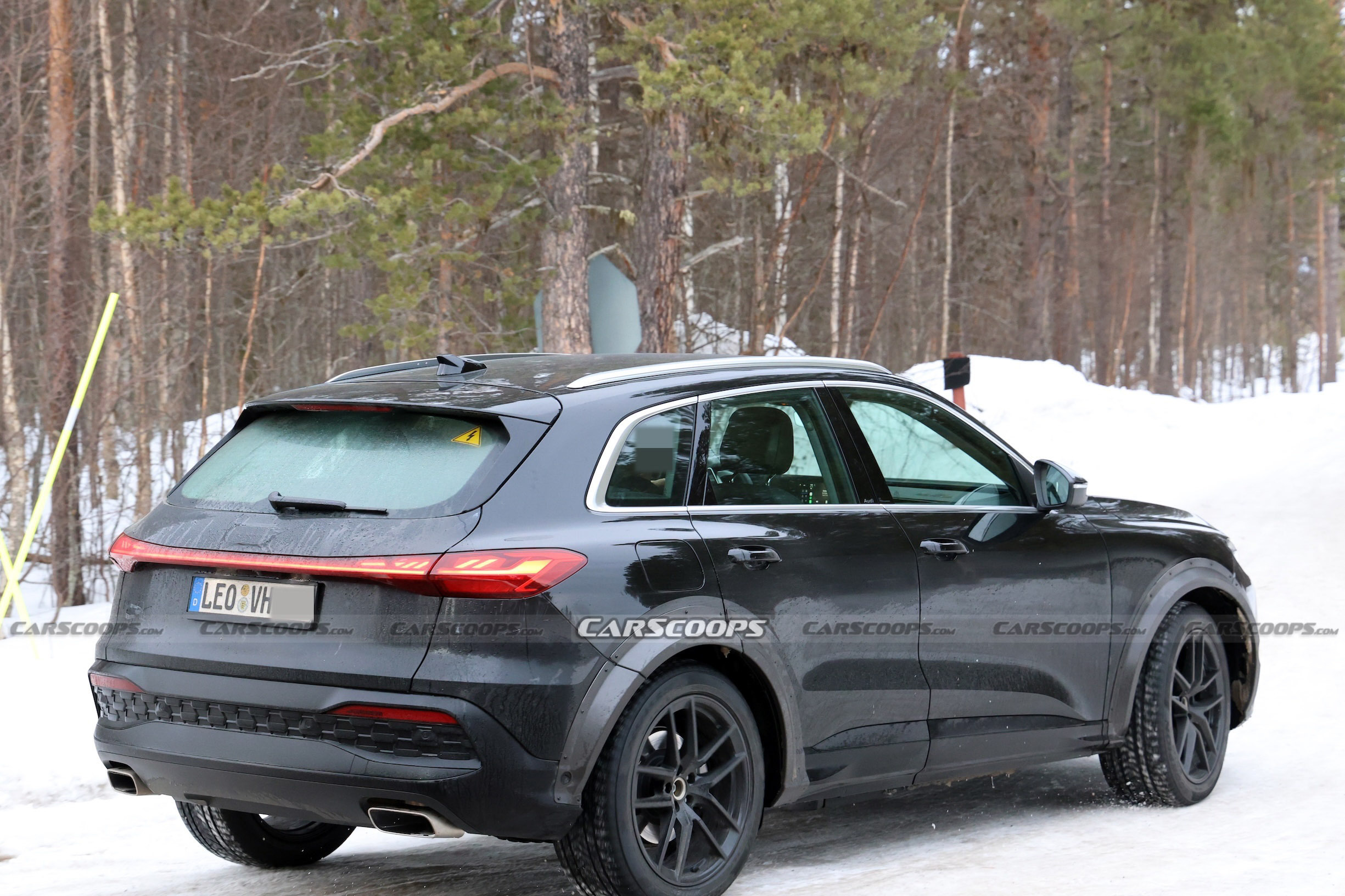 Porsche Macan mule 00012