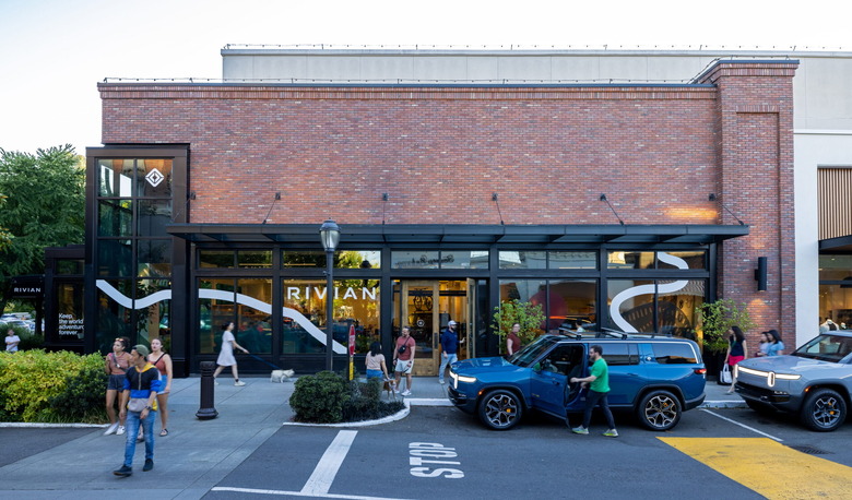 Rivian-s_fourth_Rivian_space_is_now_open_in_Seattle_at_University_Village_h5ivxt