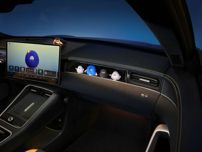 SAIC Z7 Interior - 2